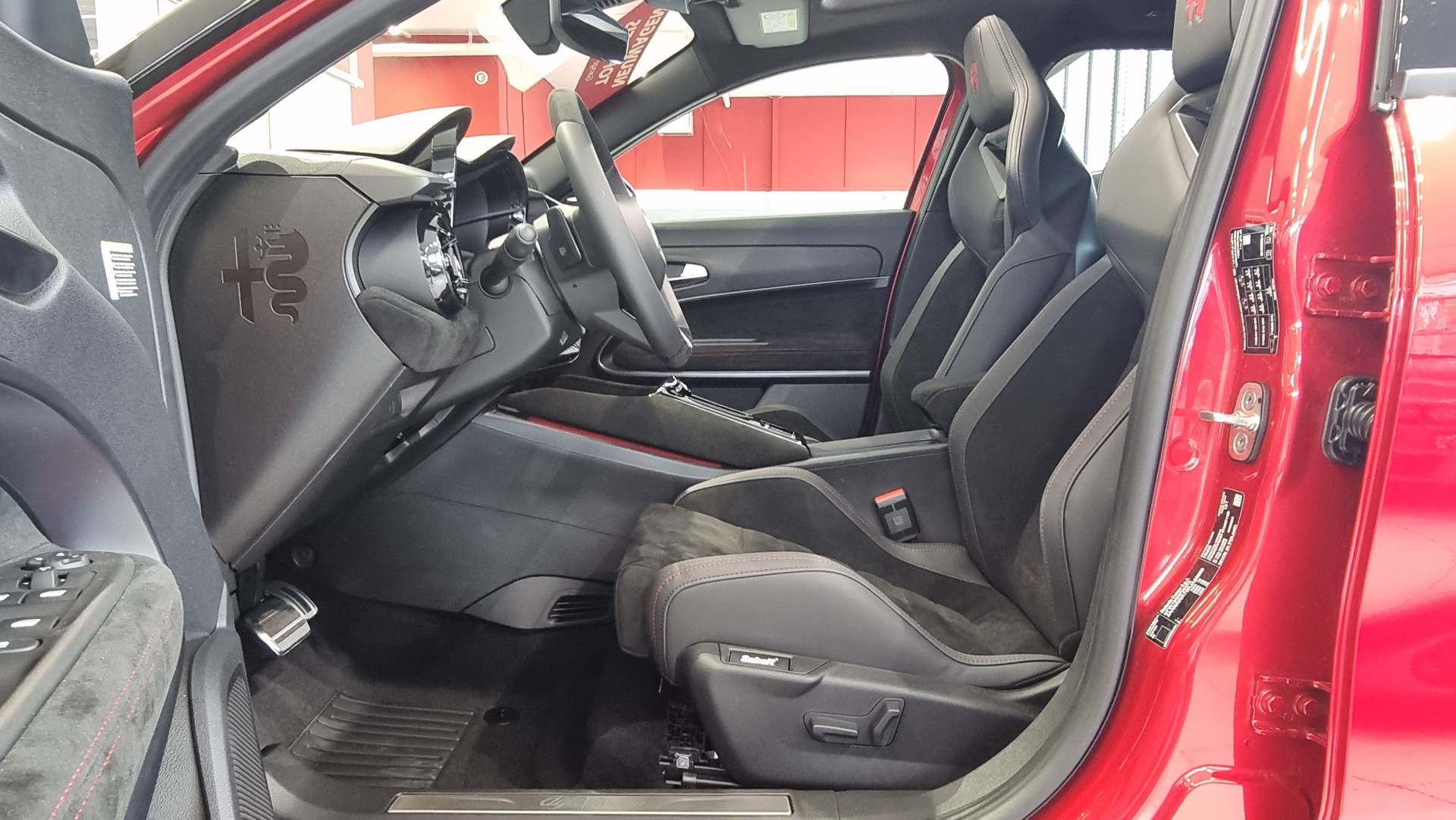 ALFA ROMEO Junior 1.2 Ibrida Q4 Pack Sport&Pack Sky-image-18