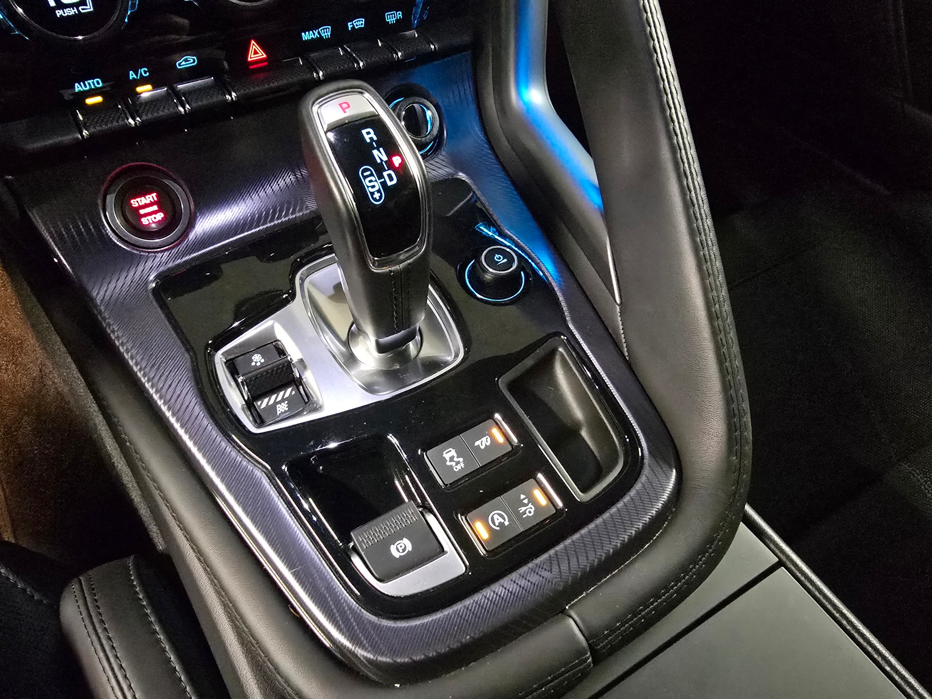 JAGUAR F-Type Coupé 5.0 V8 R-Dynamic Automatik-image-16