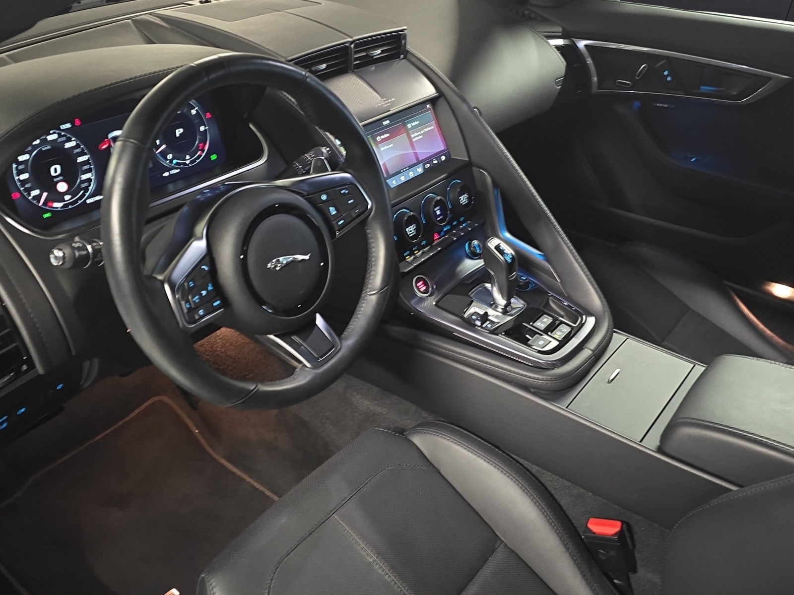 JAGUAR F-Type Coupé 5.0 V8 R-Dynamic Automatik-image-9
