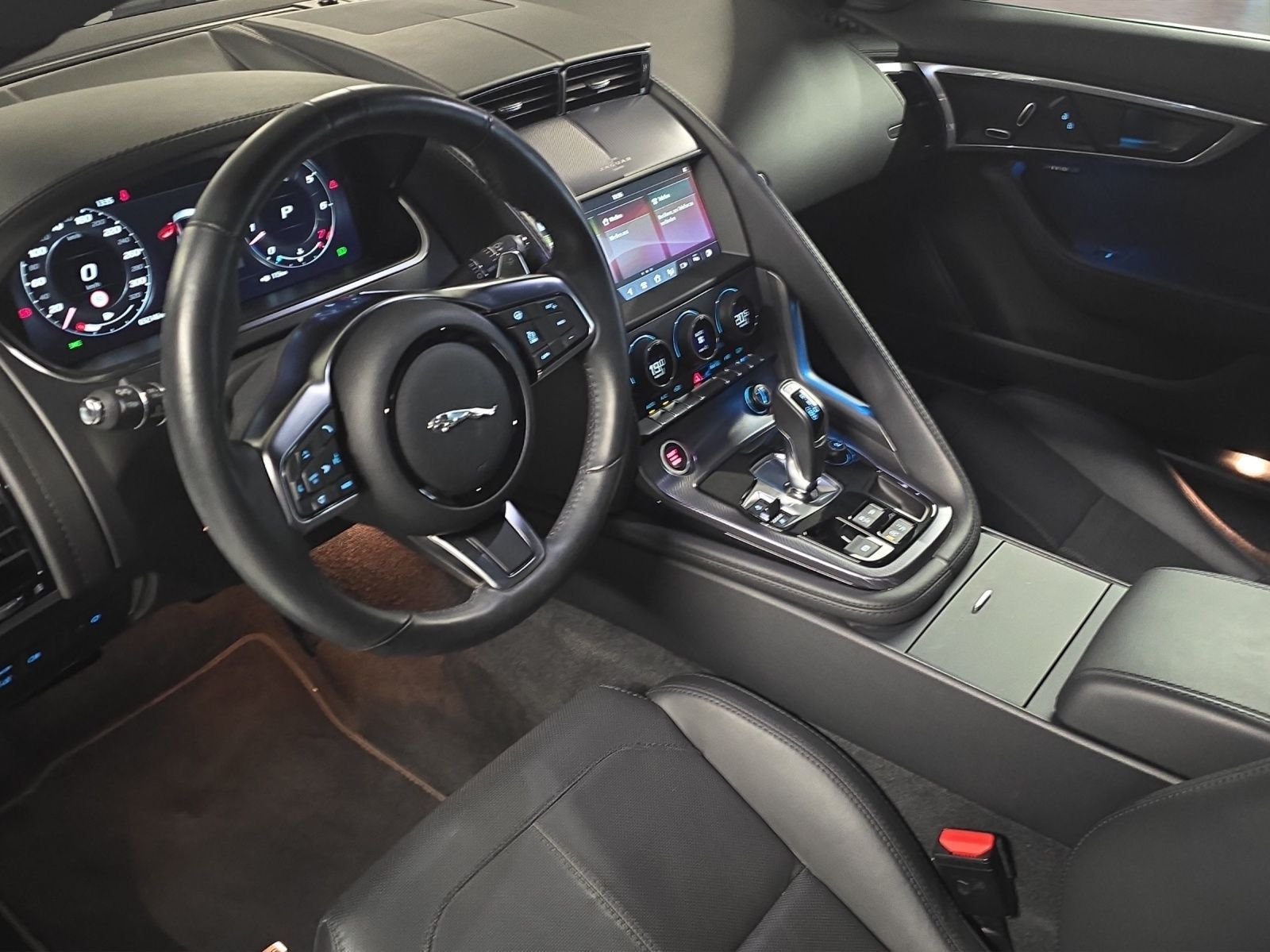 JAGUAR F-Type Coupé 5.0 V8 R-Dynamic Automatik AWD-image-9