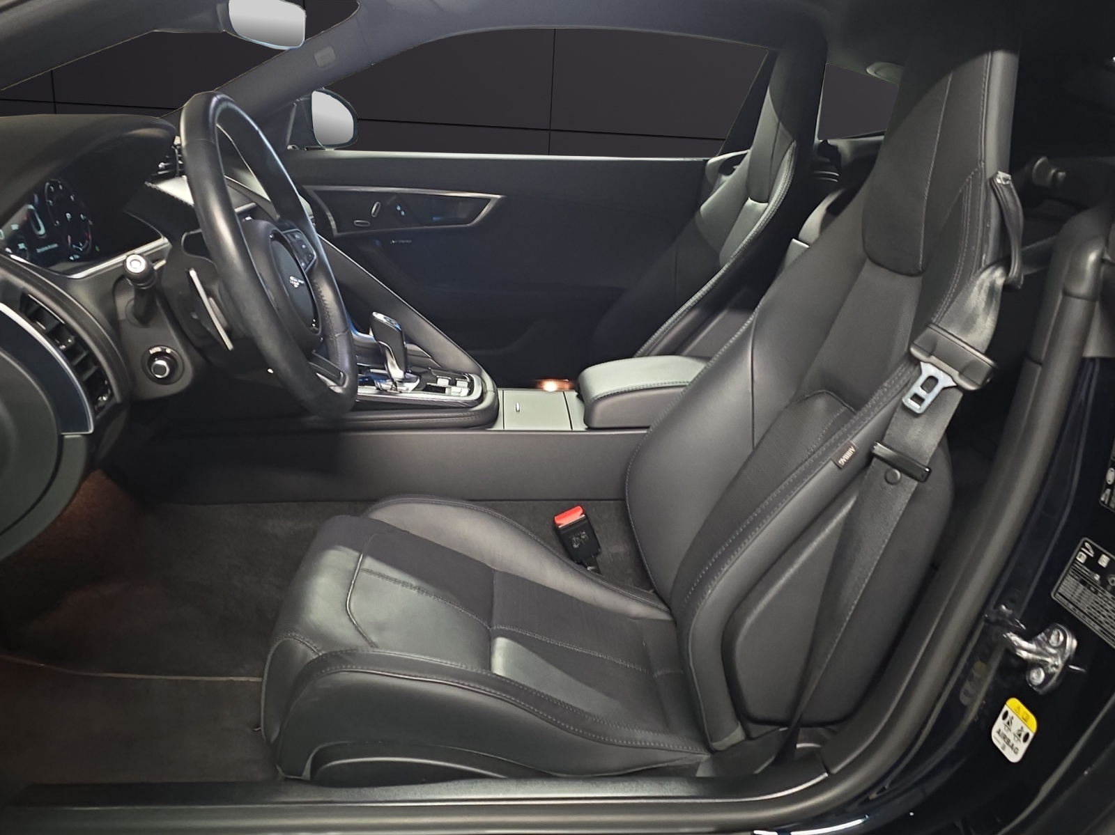 JAGUAR F-Type Coupé 5.0 V8 R-Dynamic Automatik-image-8