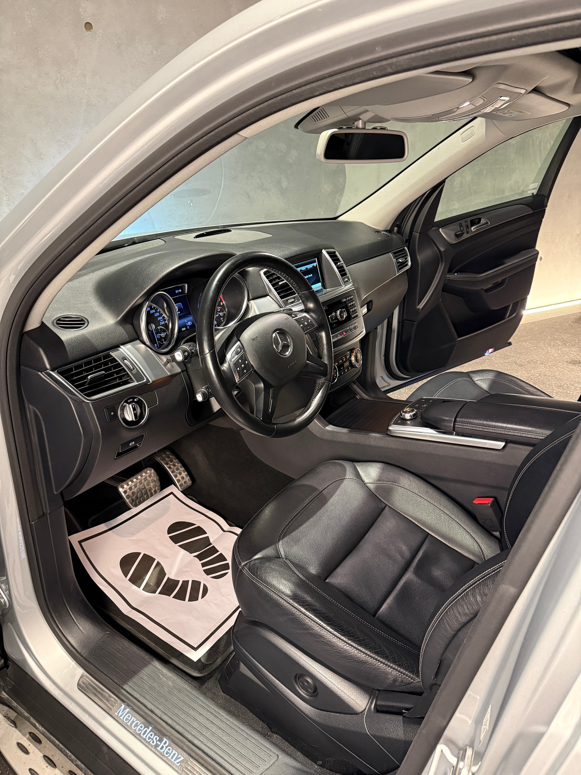 MERCEDES-BENZ ML 350 BlueTEC 4Matic 7G-Tronic-image-9