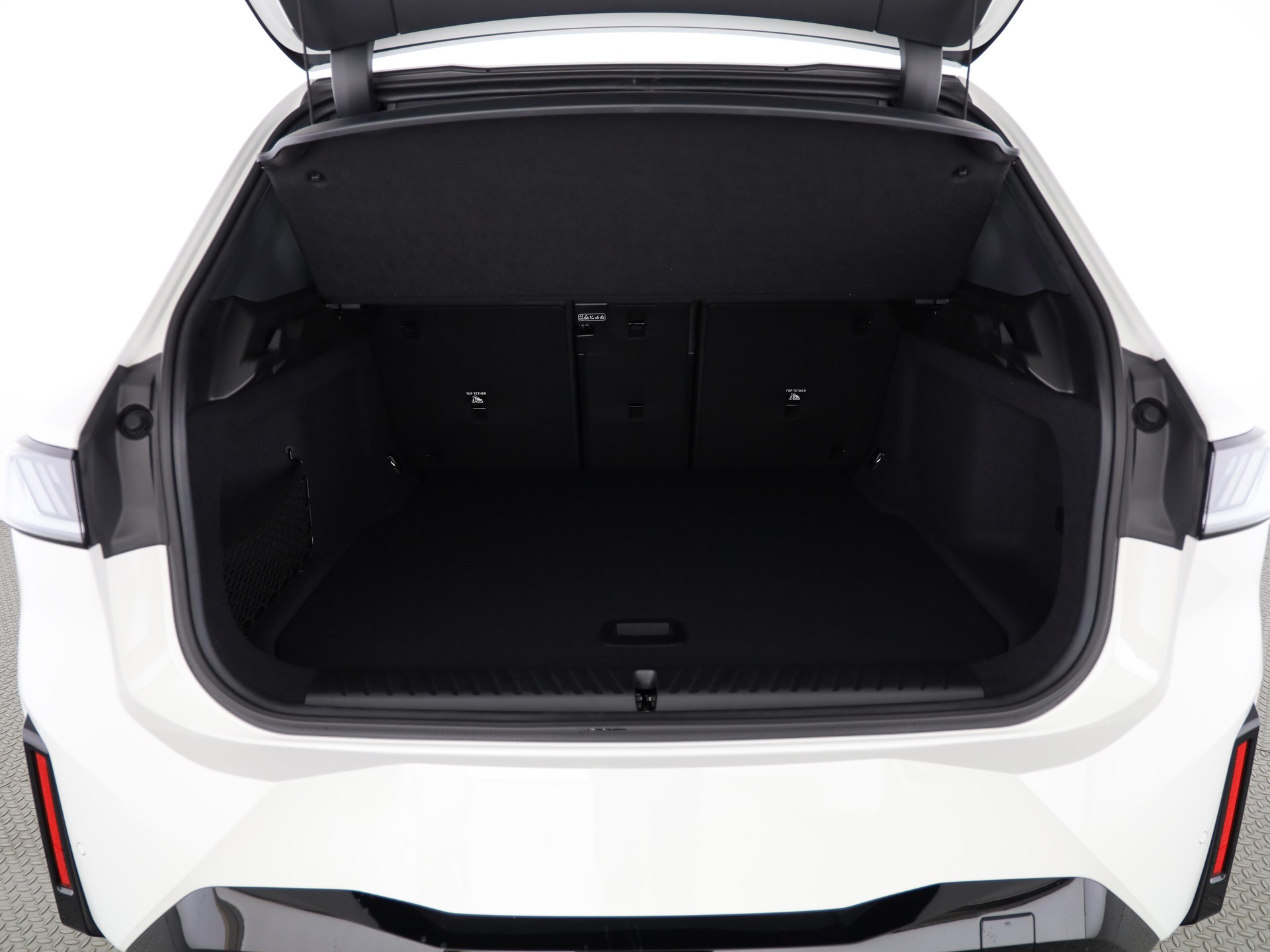 BMW iX3 50 xDrive-image-6