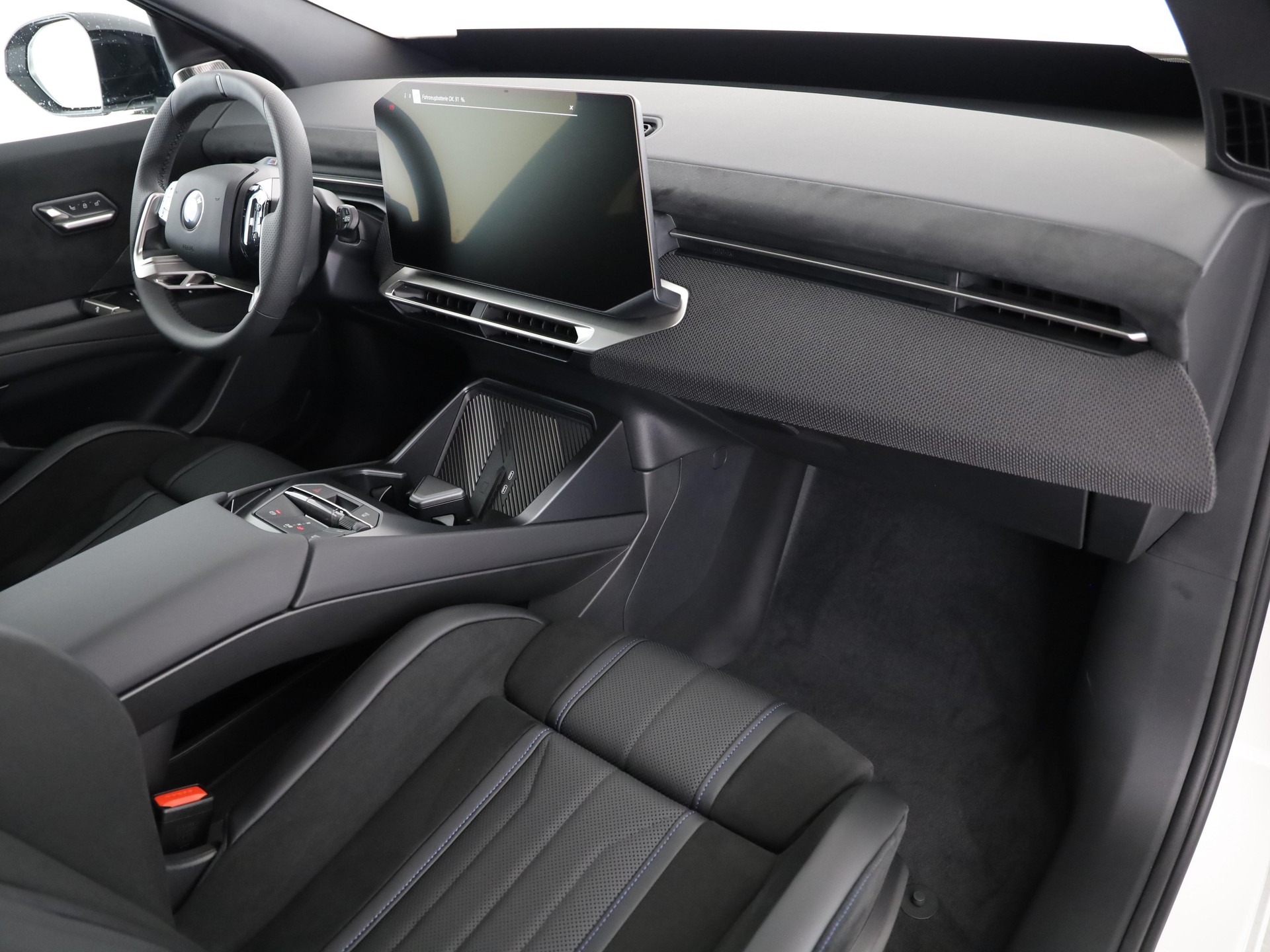 BMW iX3 50 xDrive-image-13
