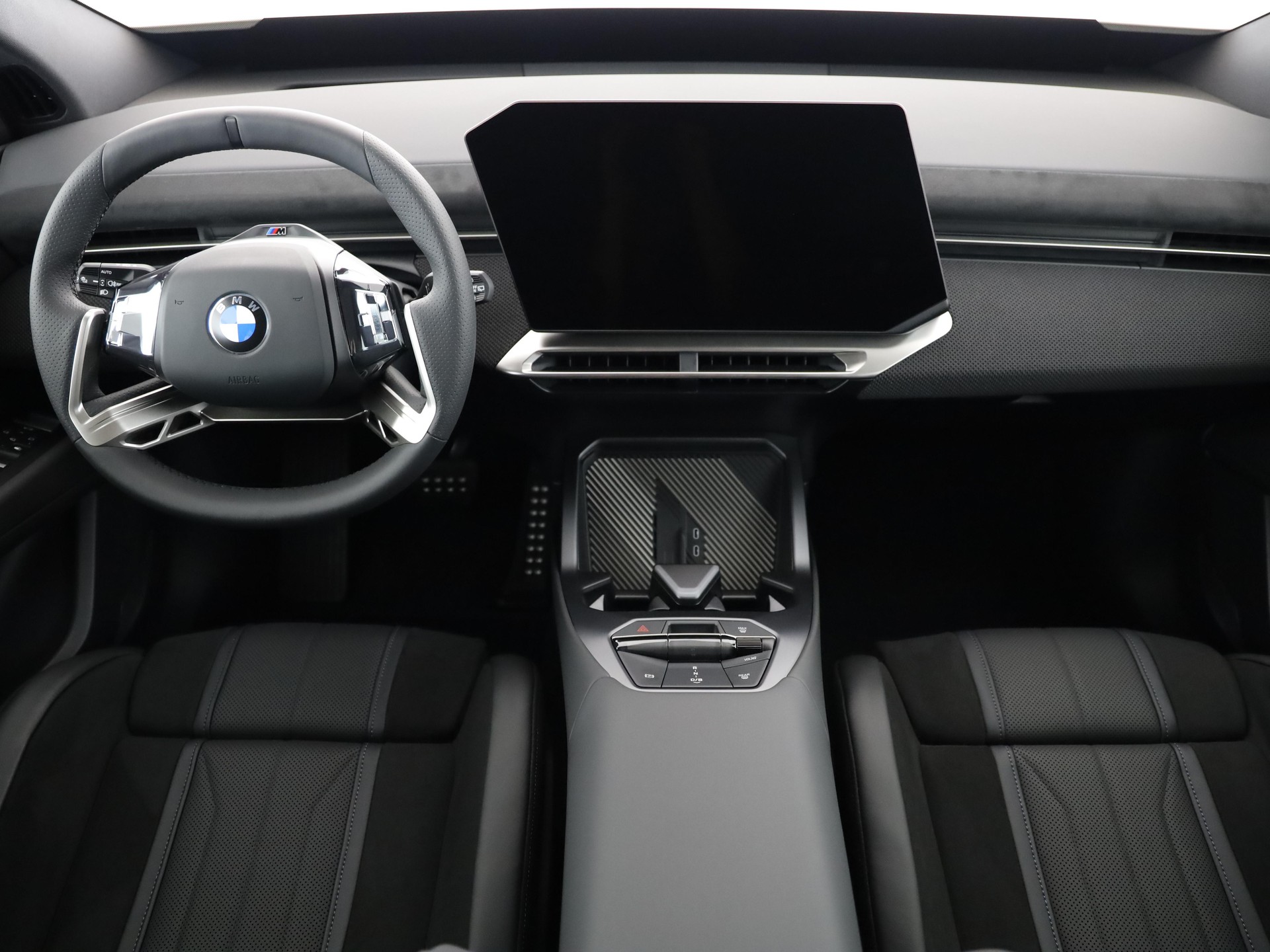 BMW iX3 50 xDrive-image-16