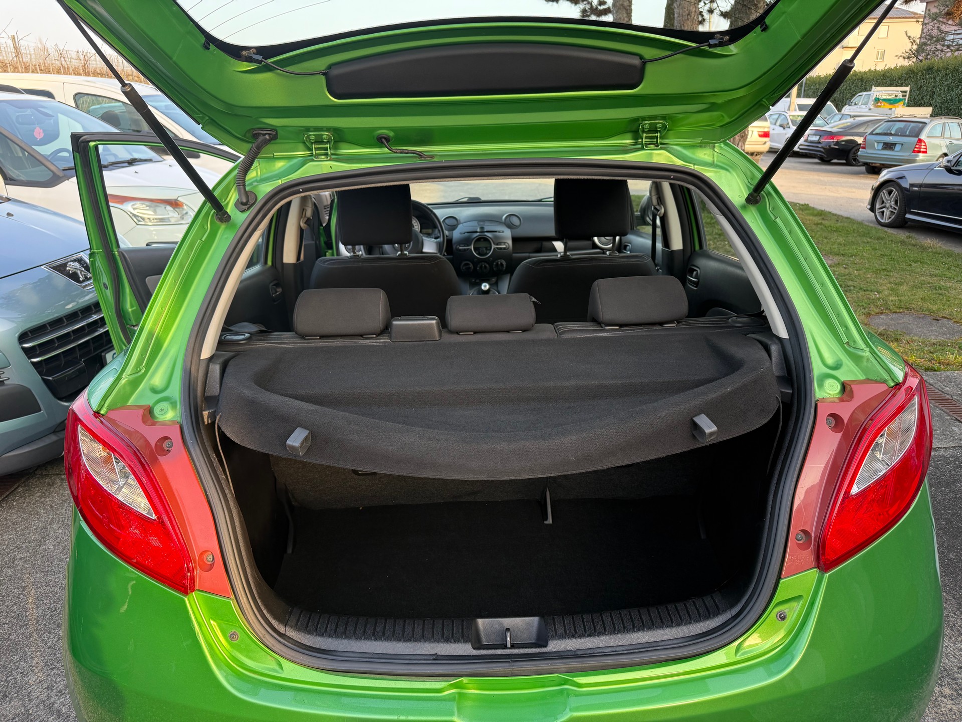 MAZDA 2 1.3i 16V Exclusive-image-14