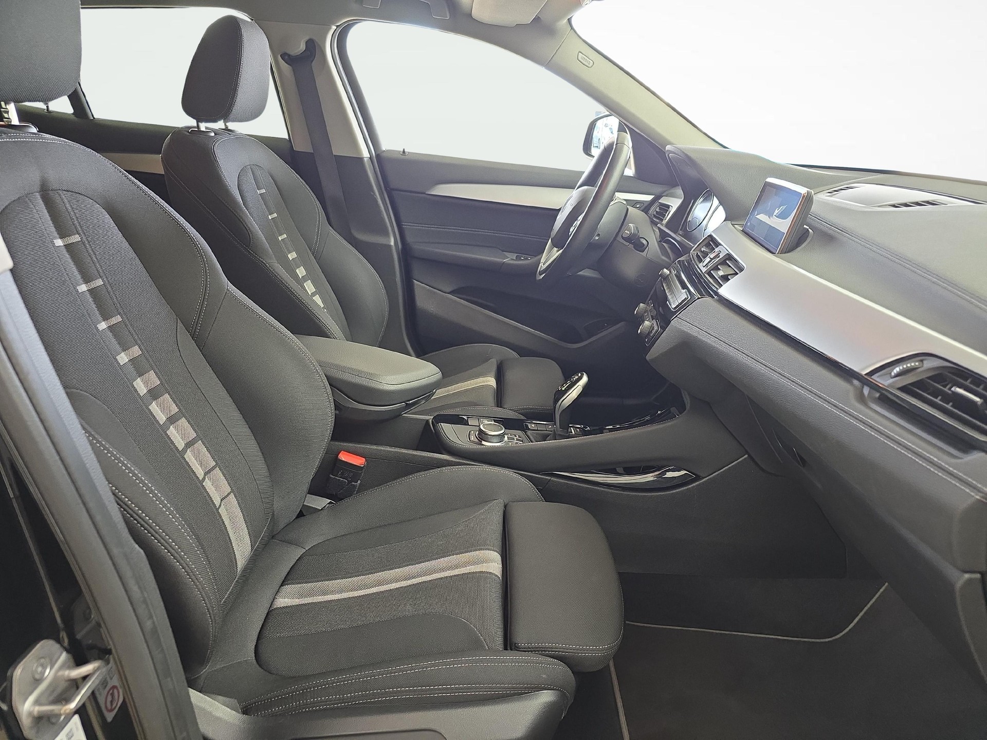 BMW X2 18d xDrive-image-9