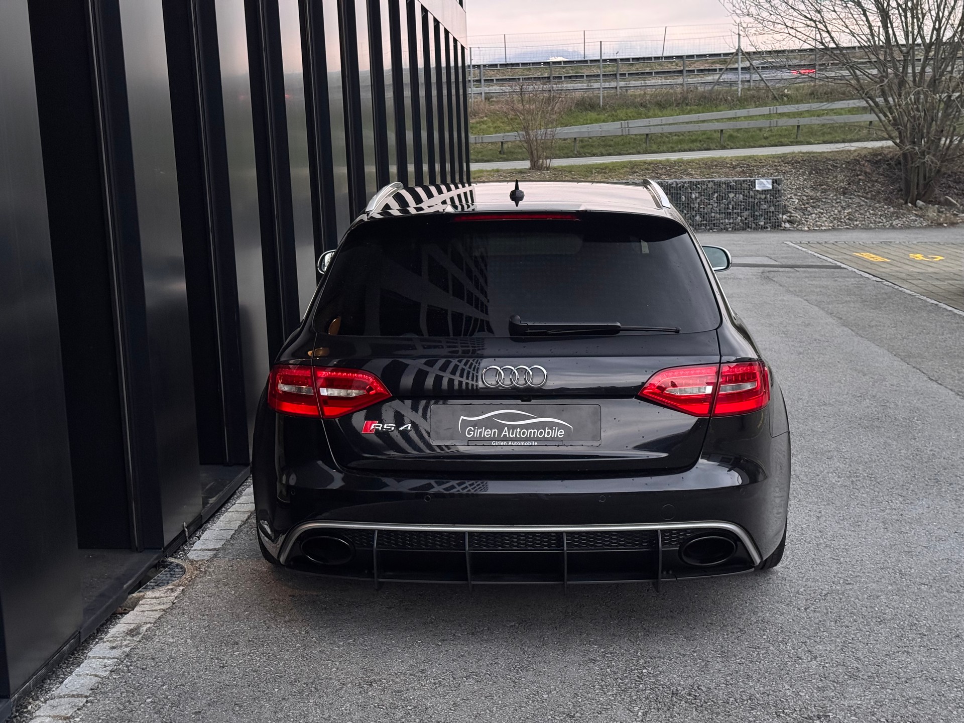 AUDI RS4 Avant 4.2 FSI V8 quattro S-tronic-image-11