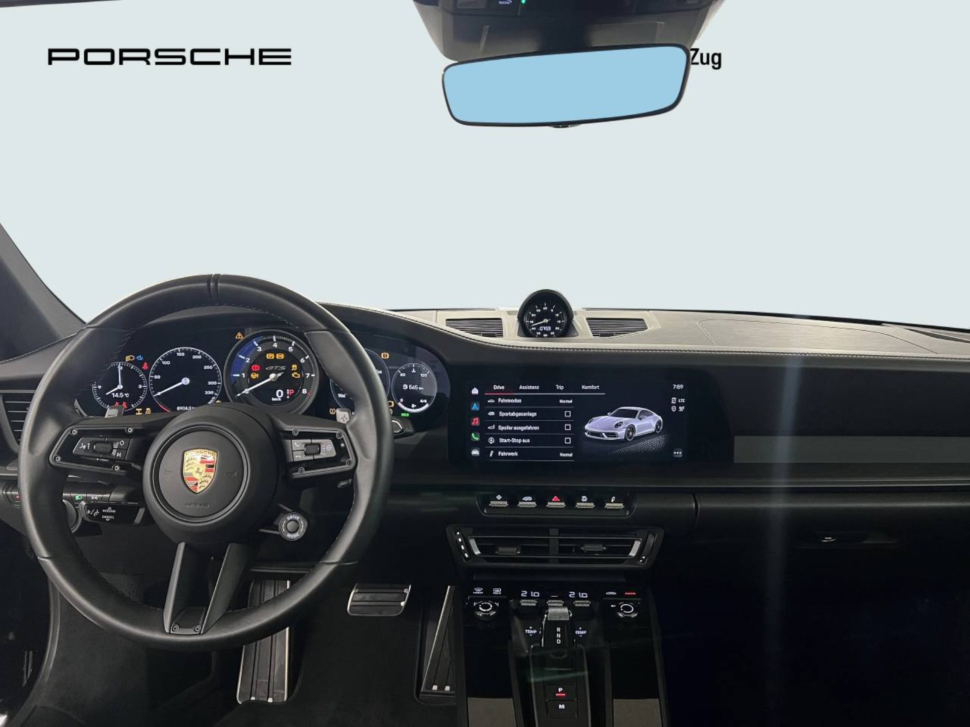 PORSCHE 911 Carrera 4 GTS-image-12