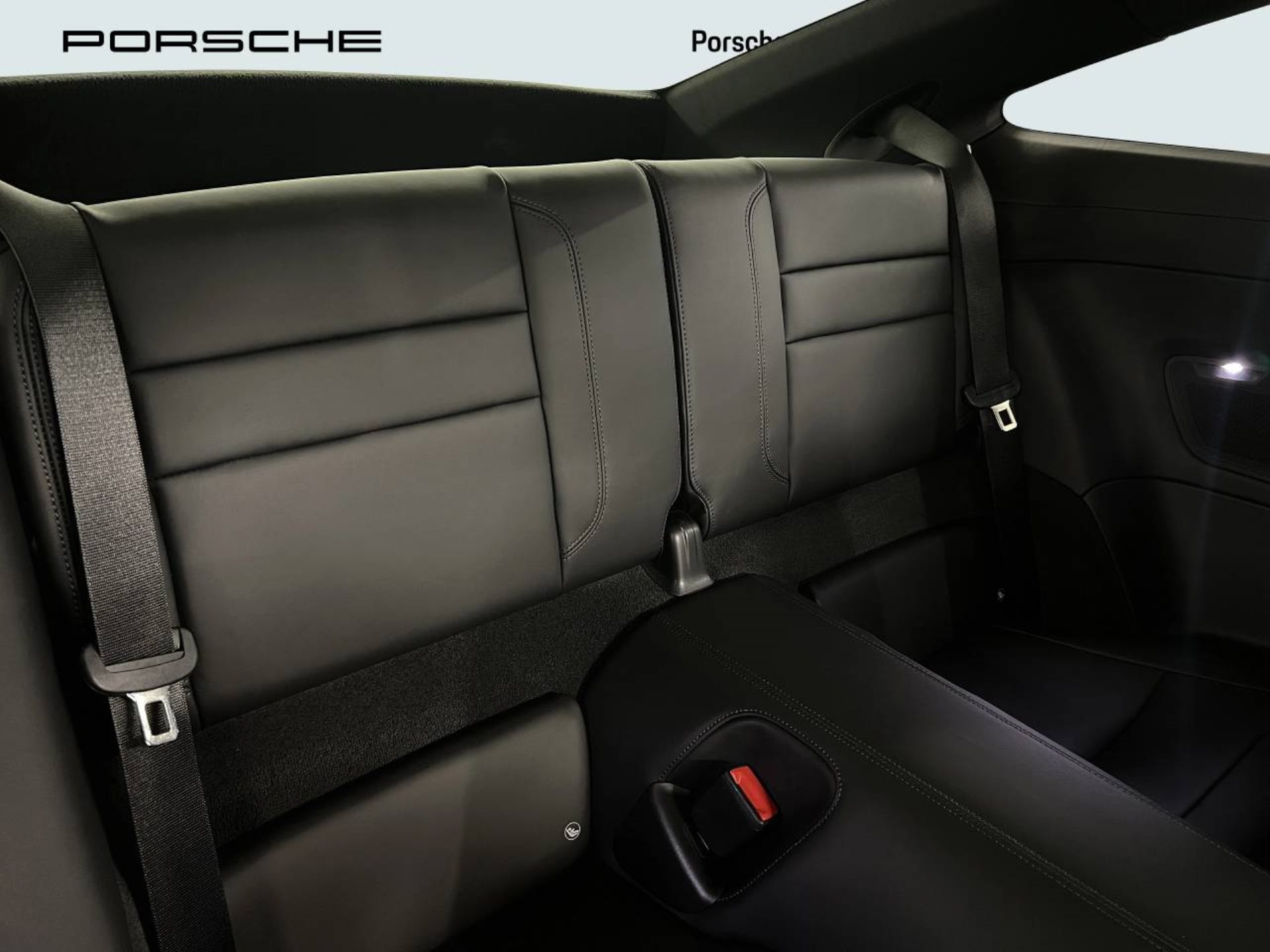 PORSCHE 911 Carrera 4 GTS-image-20