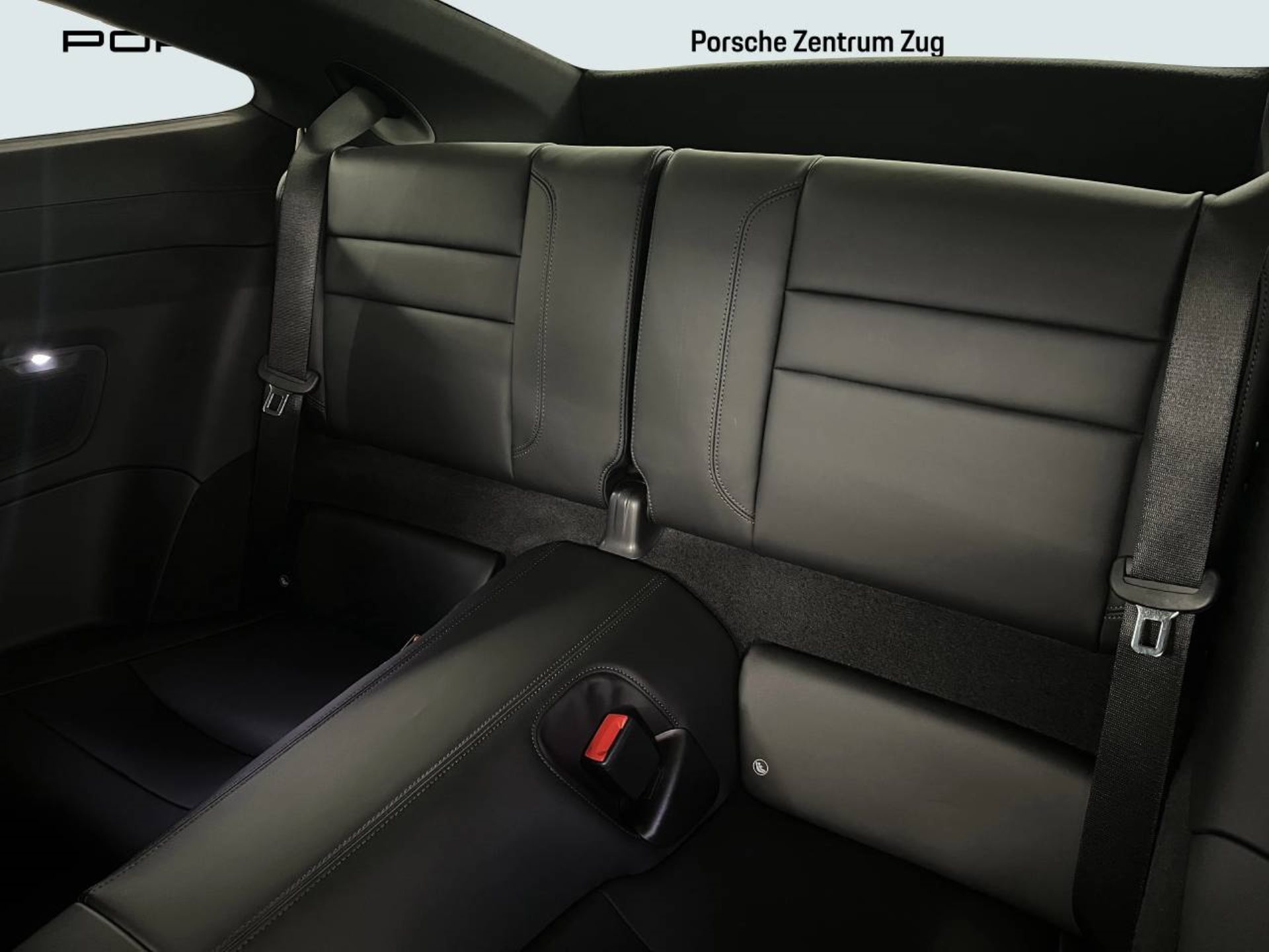 PORSCHE 911 Carrera 4 GTS-image-19