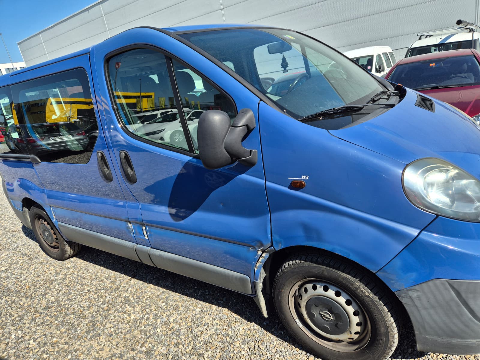 OPEL Vivaro Life 2.5CDTI 2.7t L1H1-image-3