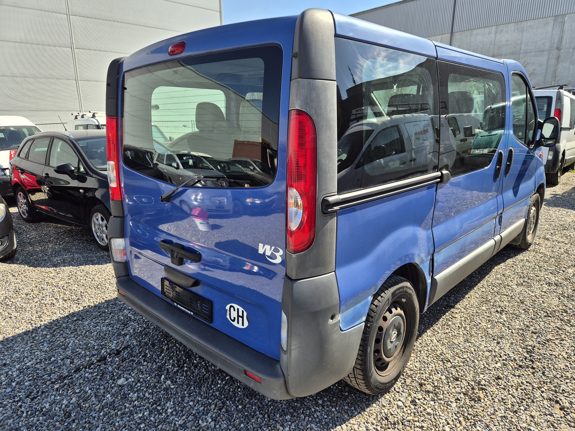 OPEL Vivaro Life 2.5CDTI 2.7t L1H1-image-4