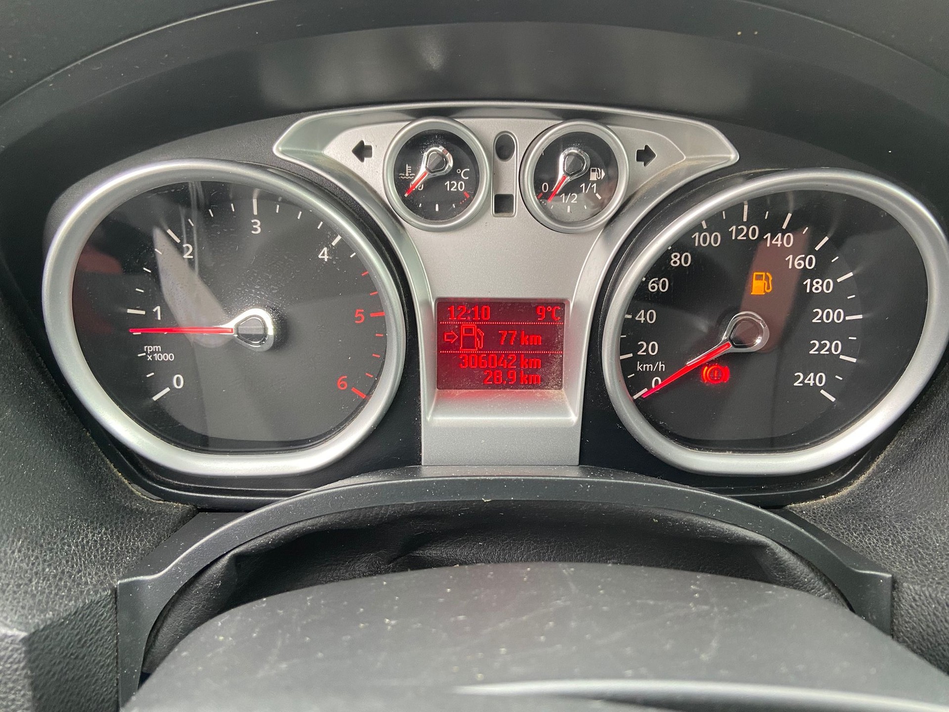 FORD Kuga 2.0 TDCi Titanium 4WD-image-12