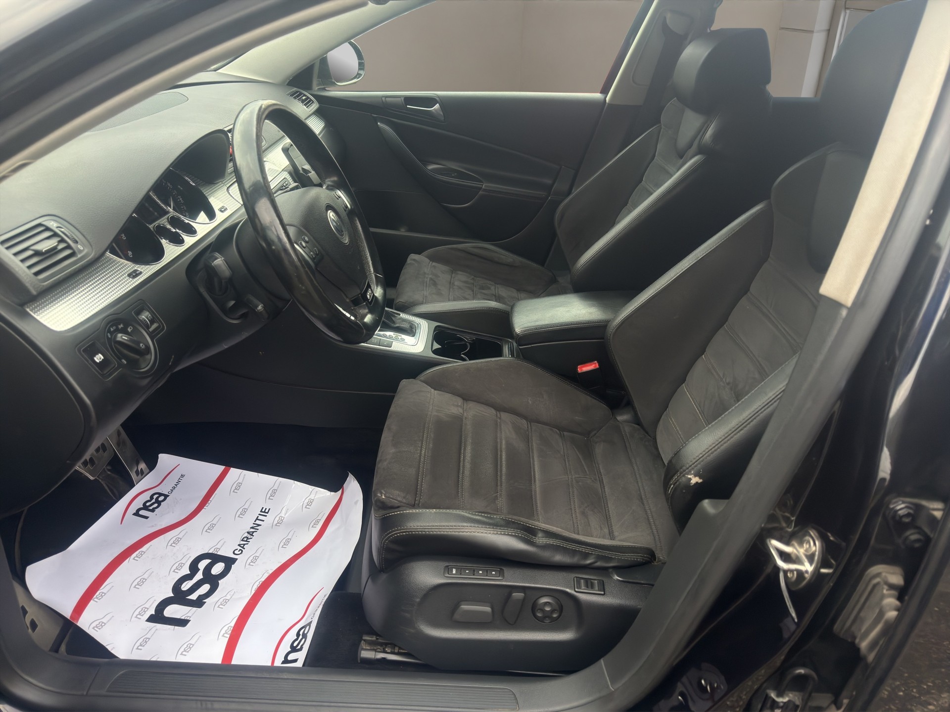 VW Passat Variant R36 4Motion-image-8