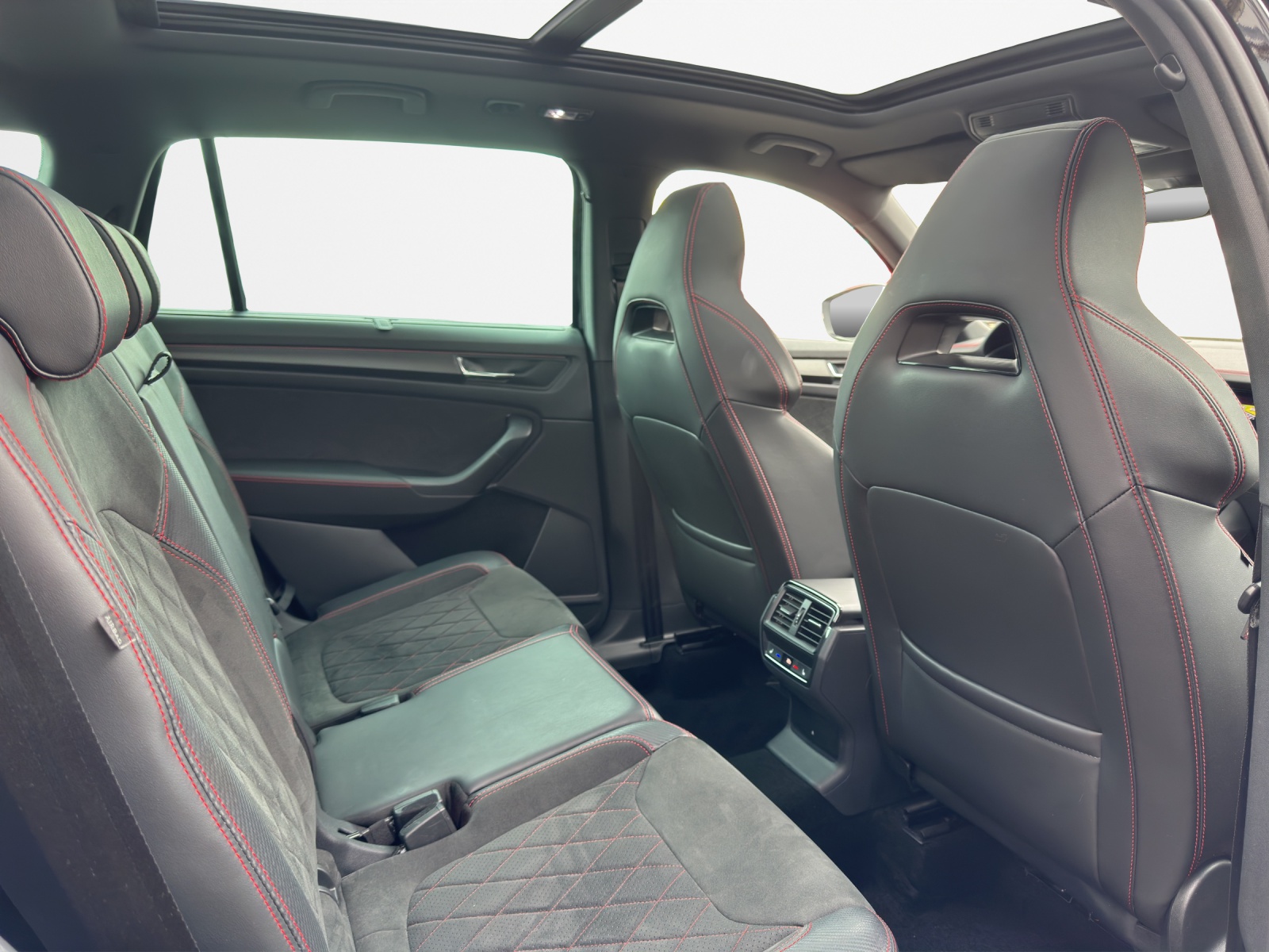 SKODA Kodiaq 2.0 TSI 4x4 RS *7 Plätzer*-image-12