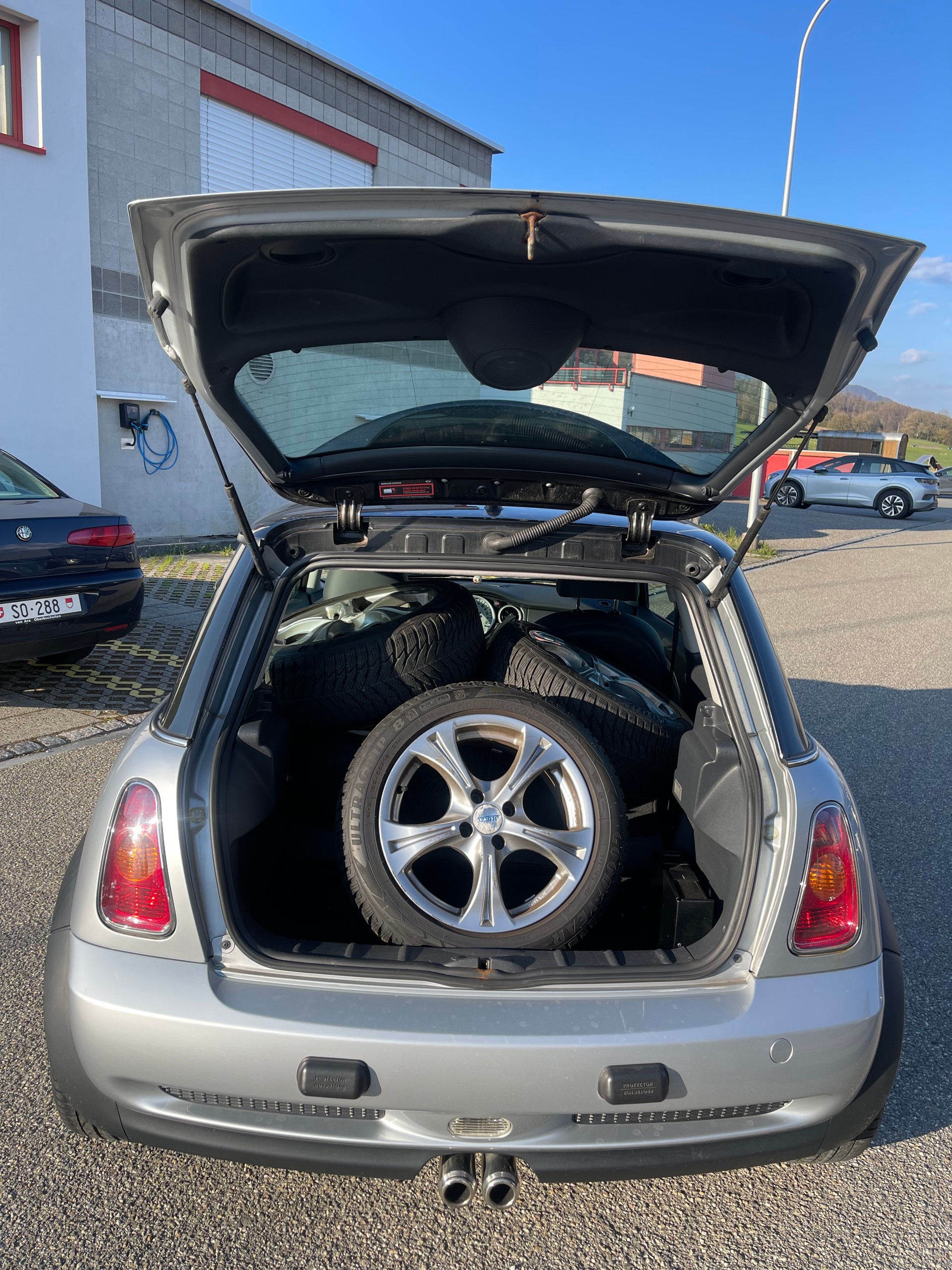 MINI Mini Cooper S-image-11
