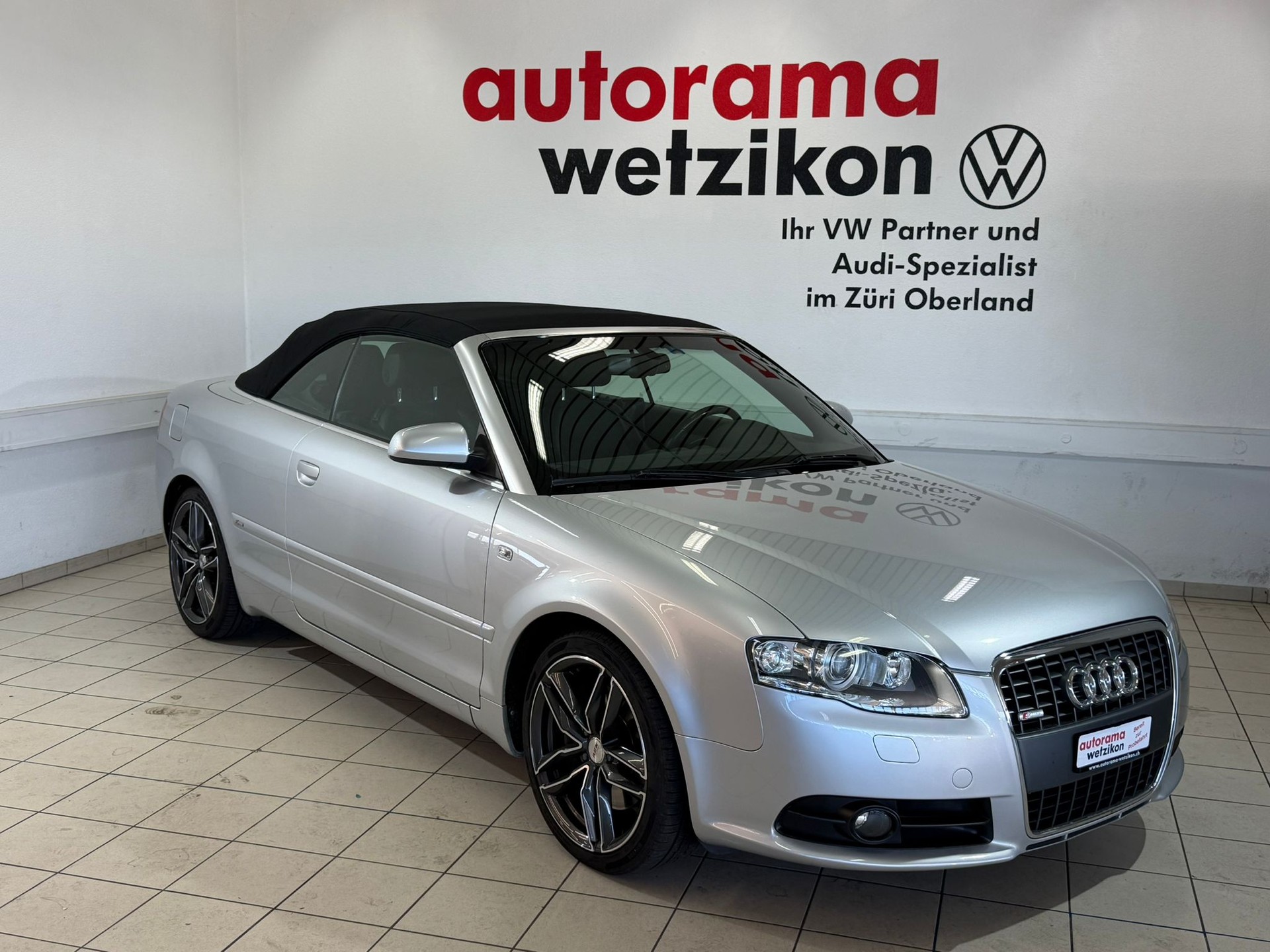 AUDI A4 Cabriolet 2.0T FSI S-Line-showroom-element-1