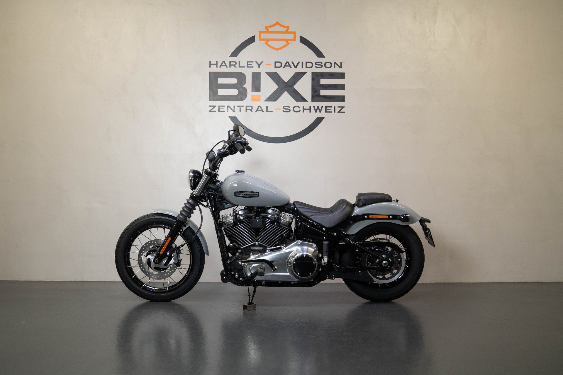 HARLEY-DAVIDSON FXBB Street Bob 117-showroom-element-1