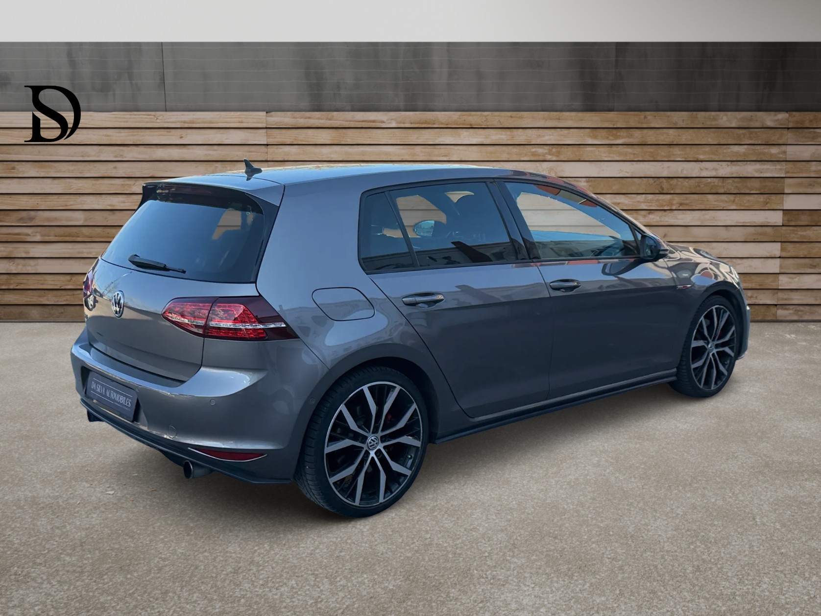 VW Golf 2.0 TSI GTI Performance DSG-image-3