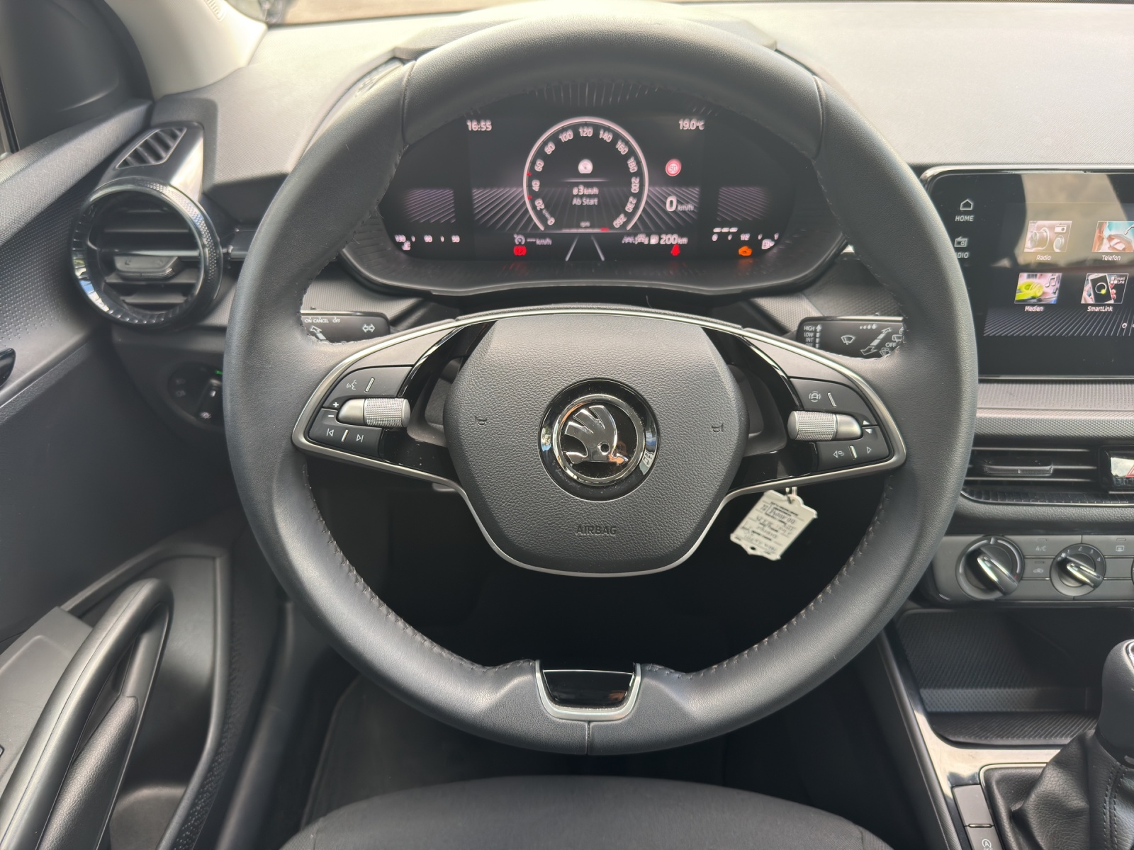 SKODA Fabia 1.0 MPI Essence-image-6