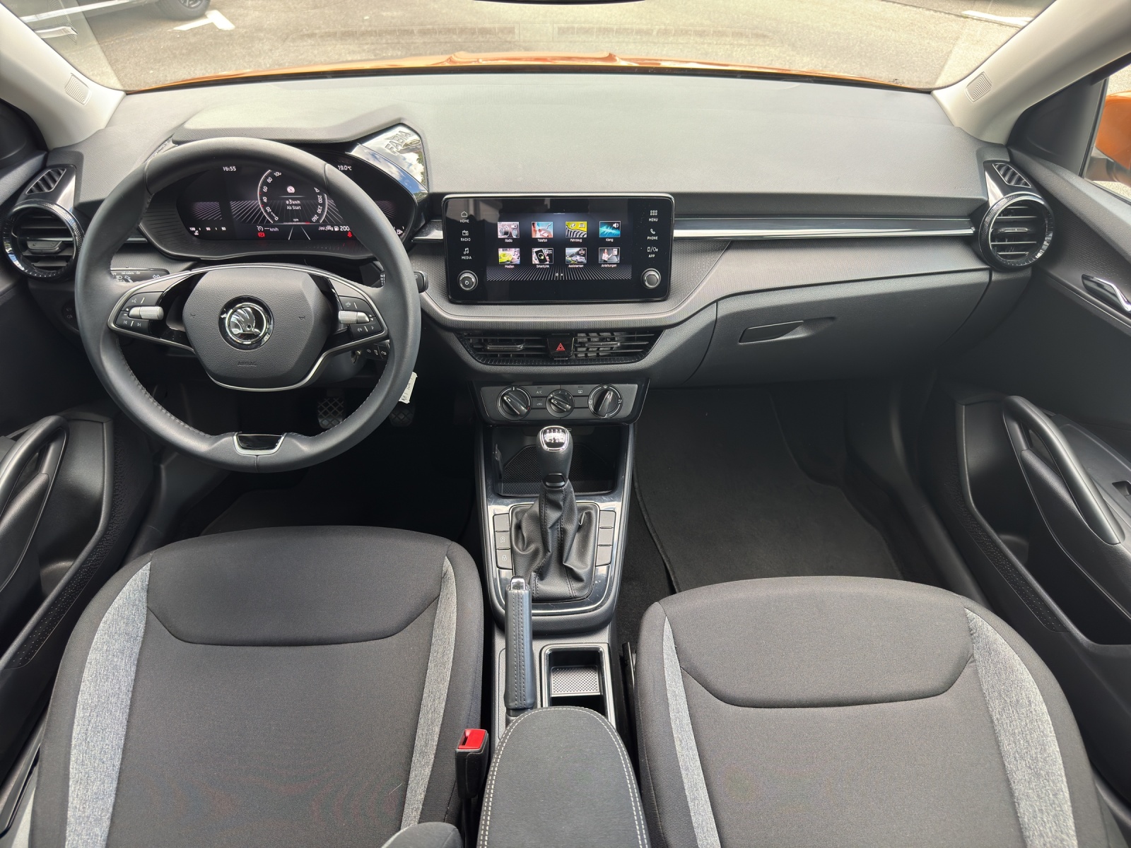 SKODA Fabia 1.0 MPI Essence-image-7
