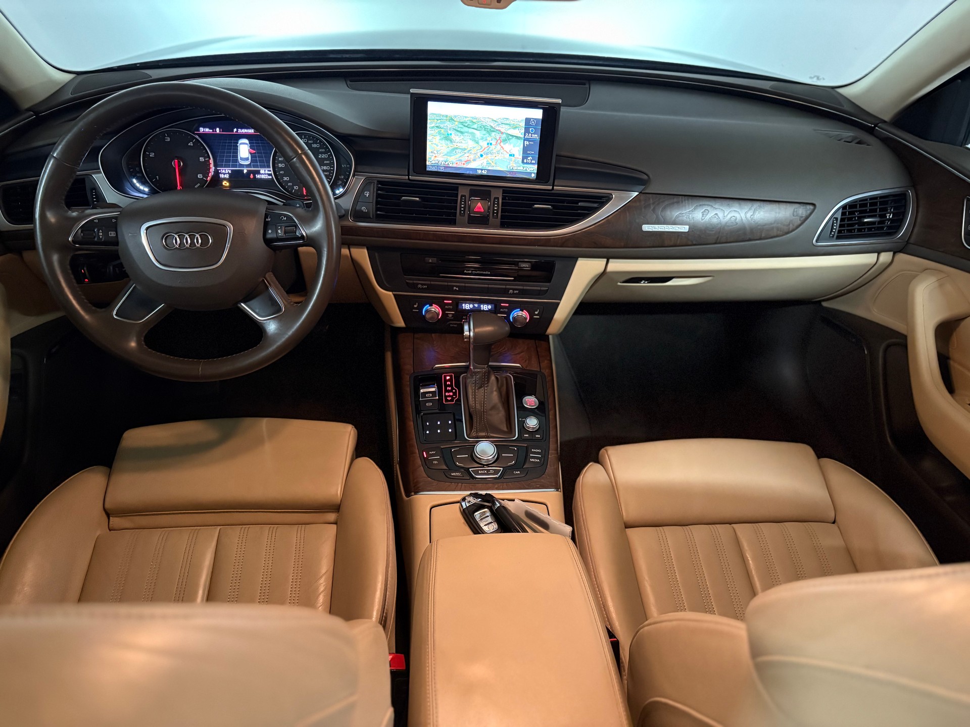 AUDI A6 Avant 3.0 TDI V6 quattro S-tronic Frisch ab MFK und aus 1. Hand-image-8
