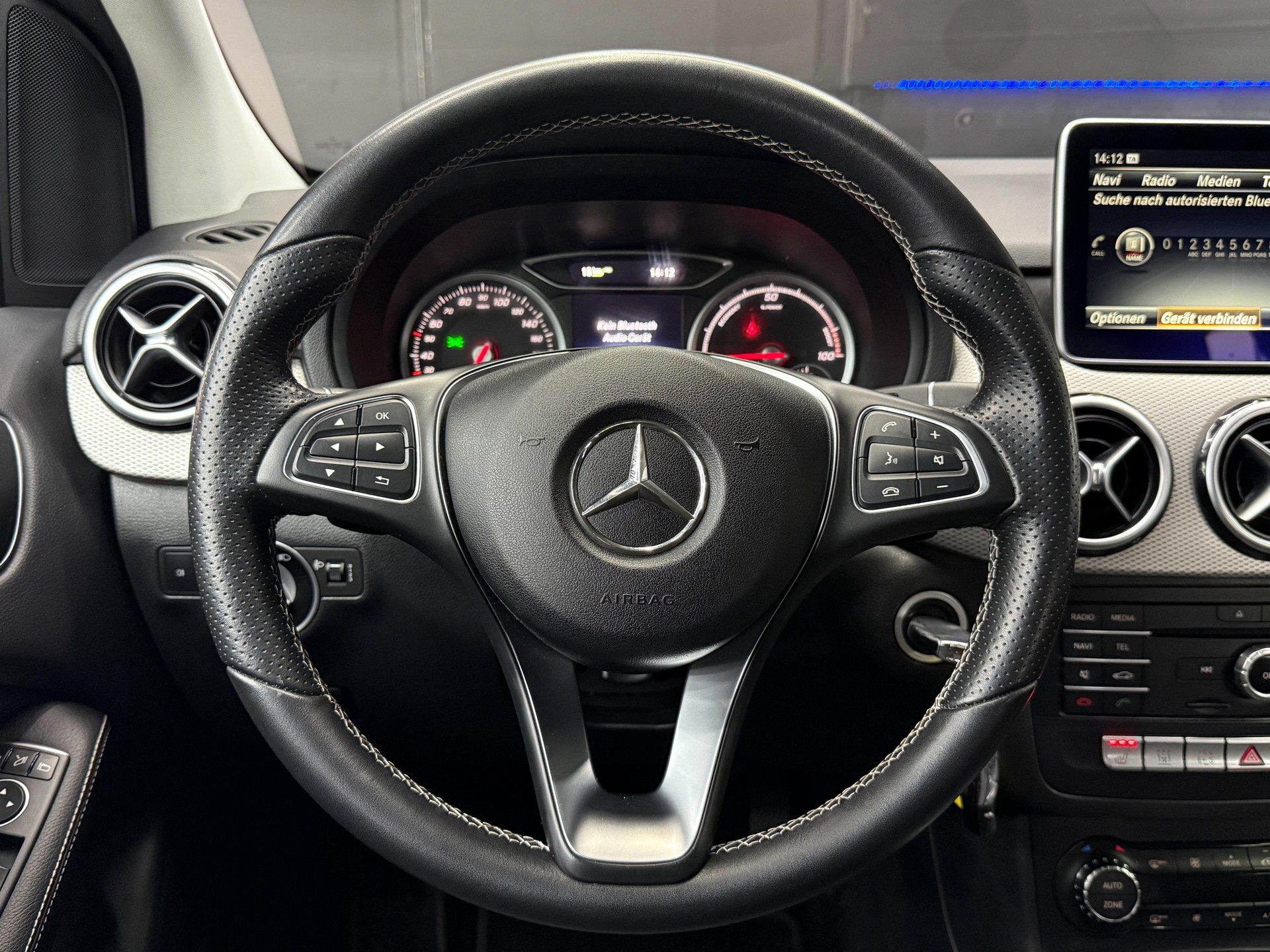 MERCEDES-BENZ B Electric Drive Urban-image-9
