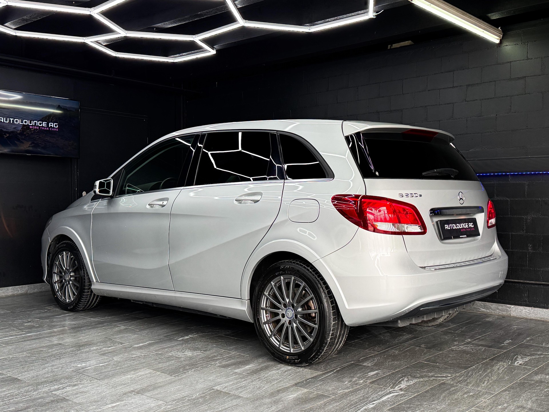 MERCEDES-BENZ B Electric Drive Urban-image-3