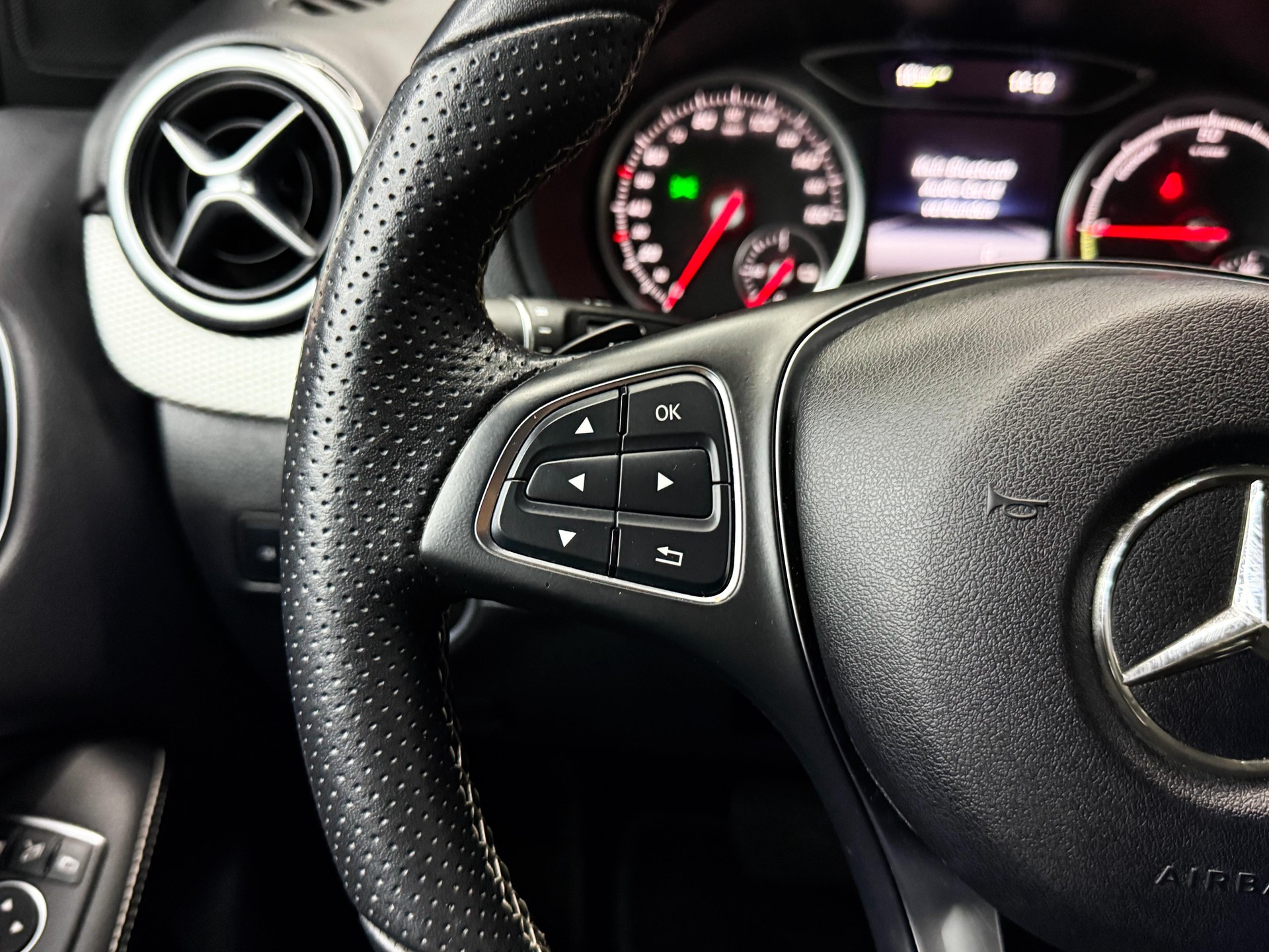 MERCEDES-BENZ B Electric Drive Urban-image-10