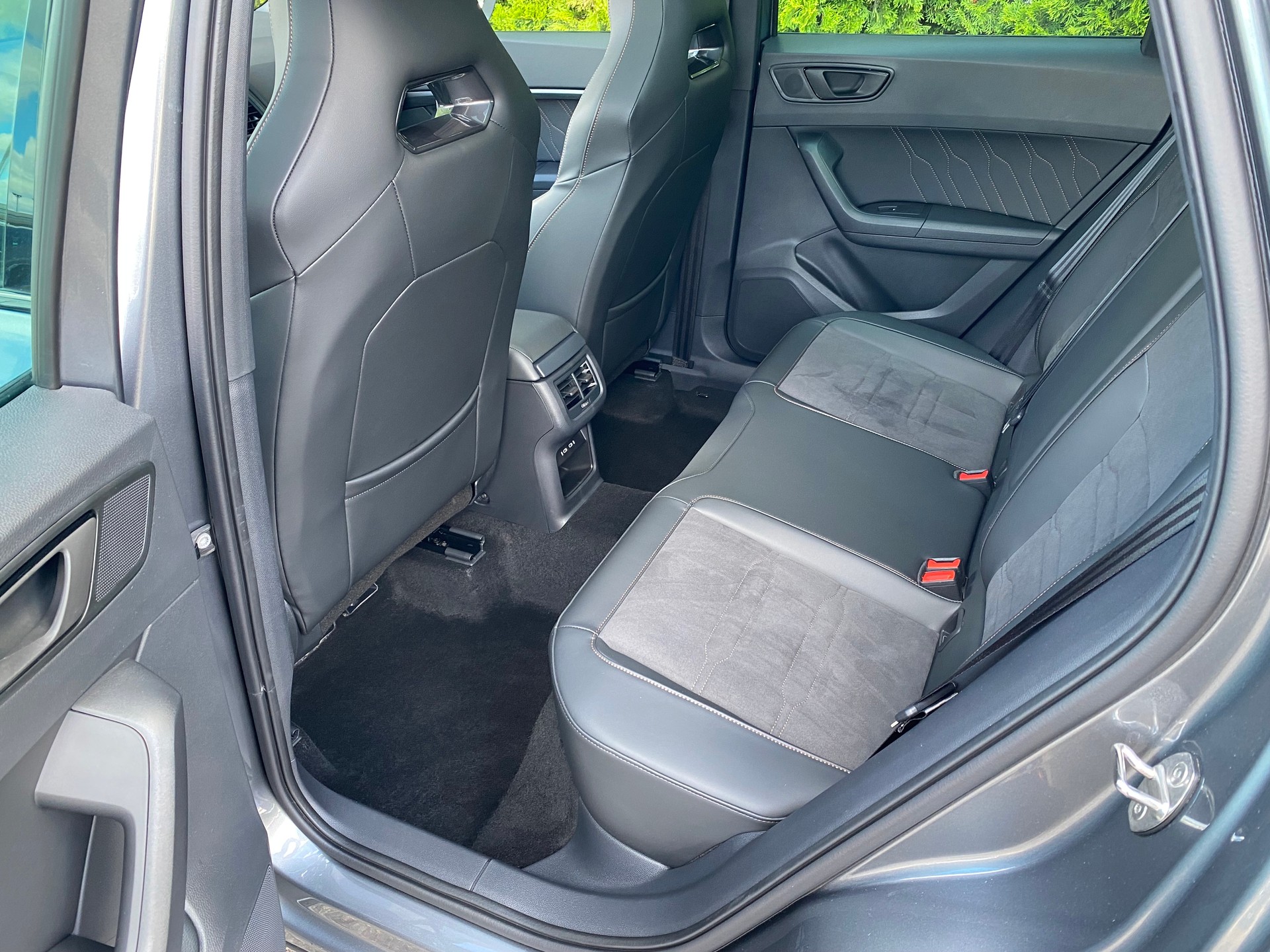 CUPRA Ateca 2.0TSI 300PS VZ 4Drive DSG Top-Ausstattung **Modell 2024**-image-6