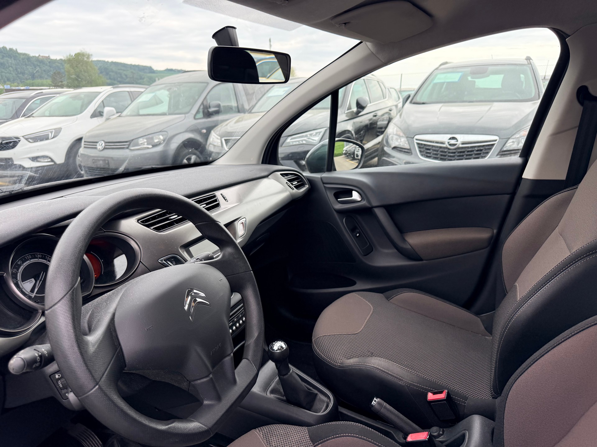 CITROEN C3 1.2i Attraction-image-15