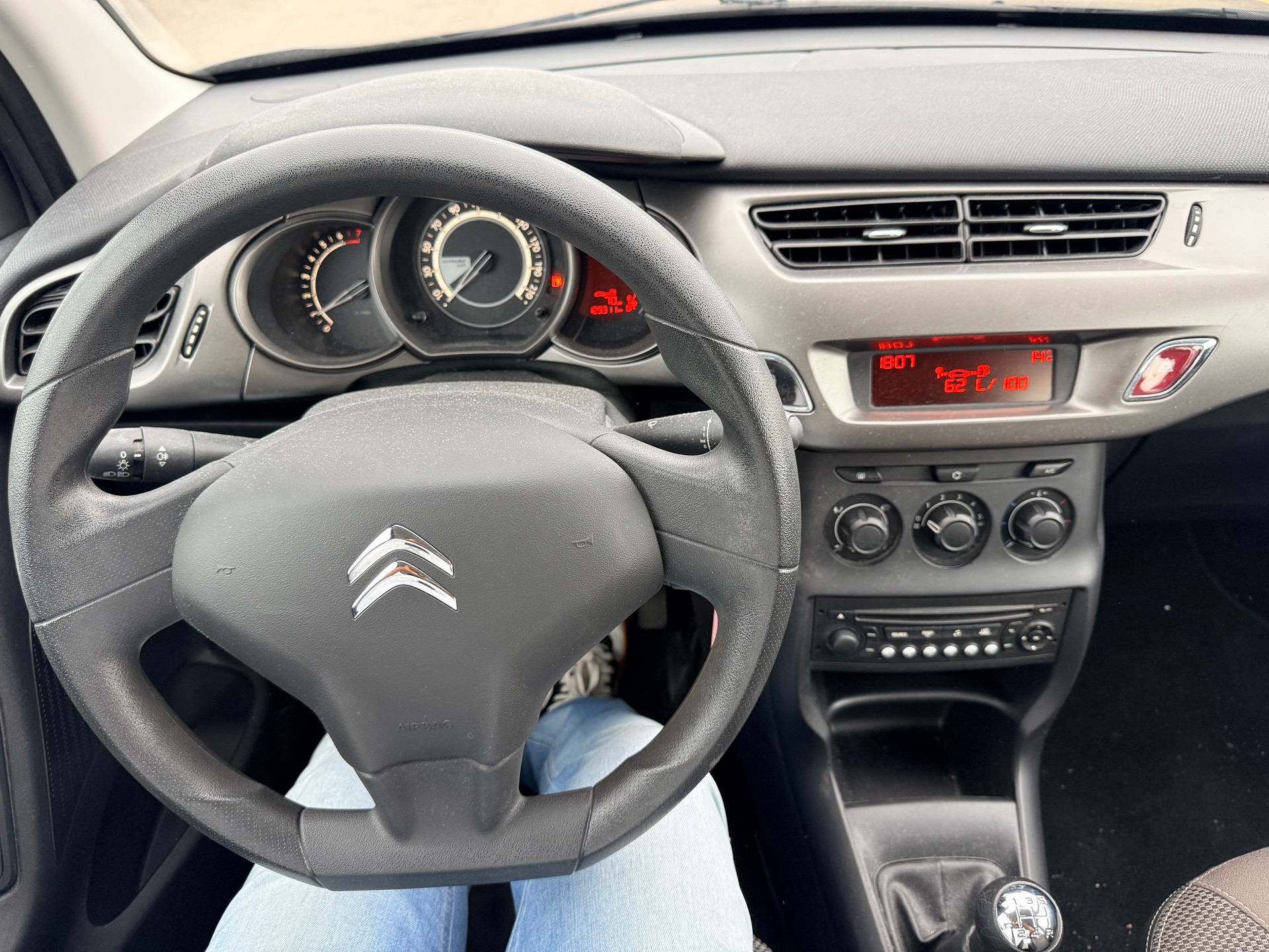 CITROEN C3 1.2i Attraction-image-13