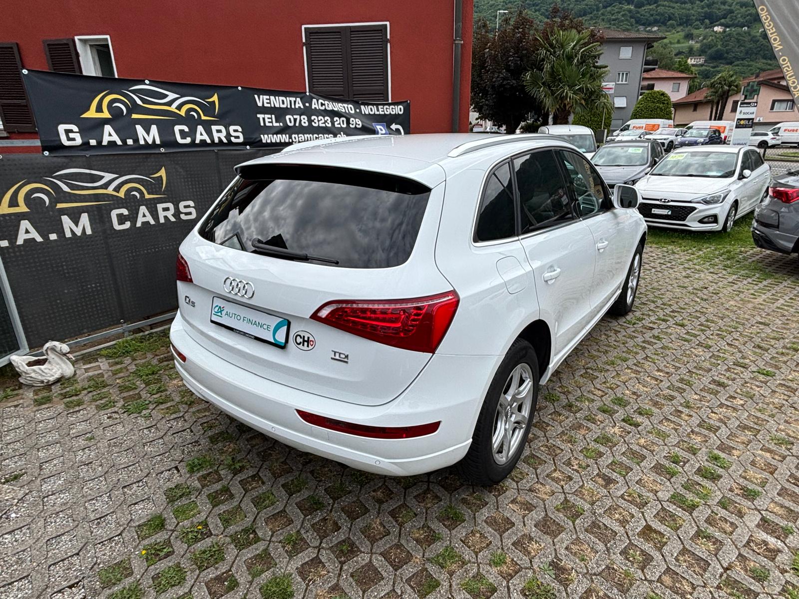 AUDI Q5 2.0 TDI quattro S-tronic-image-5