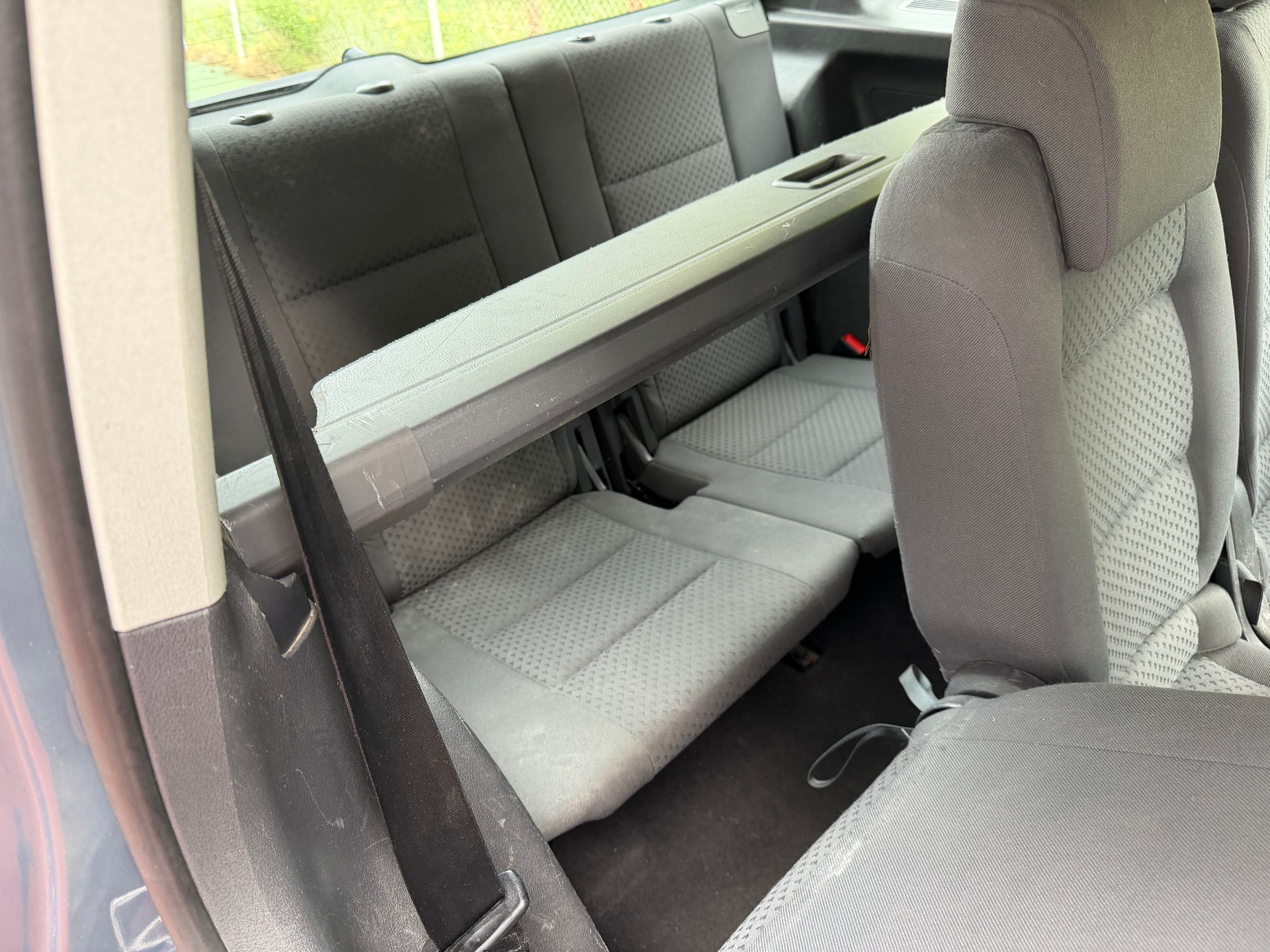 VW Touran 1.6 FSI-image-11