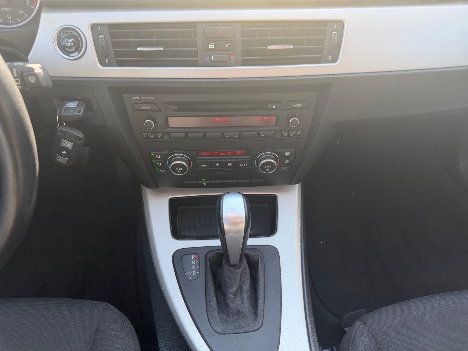 BMW 318i Touring Steptronic-image-10