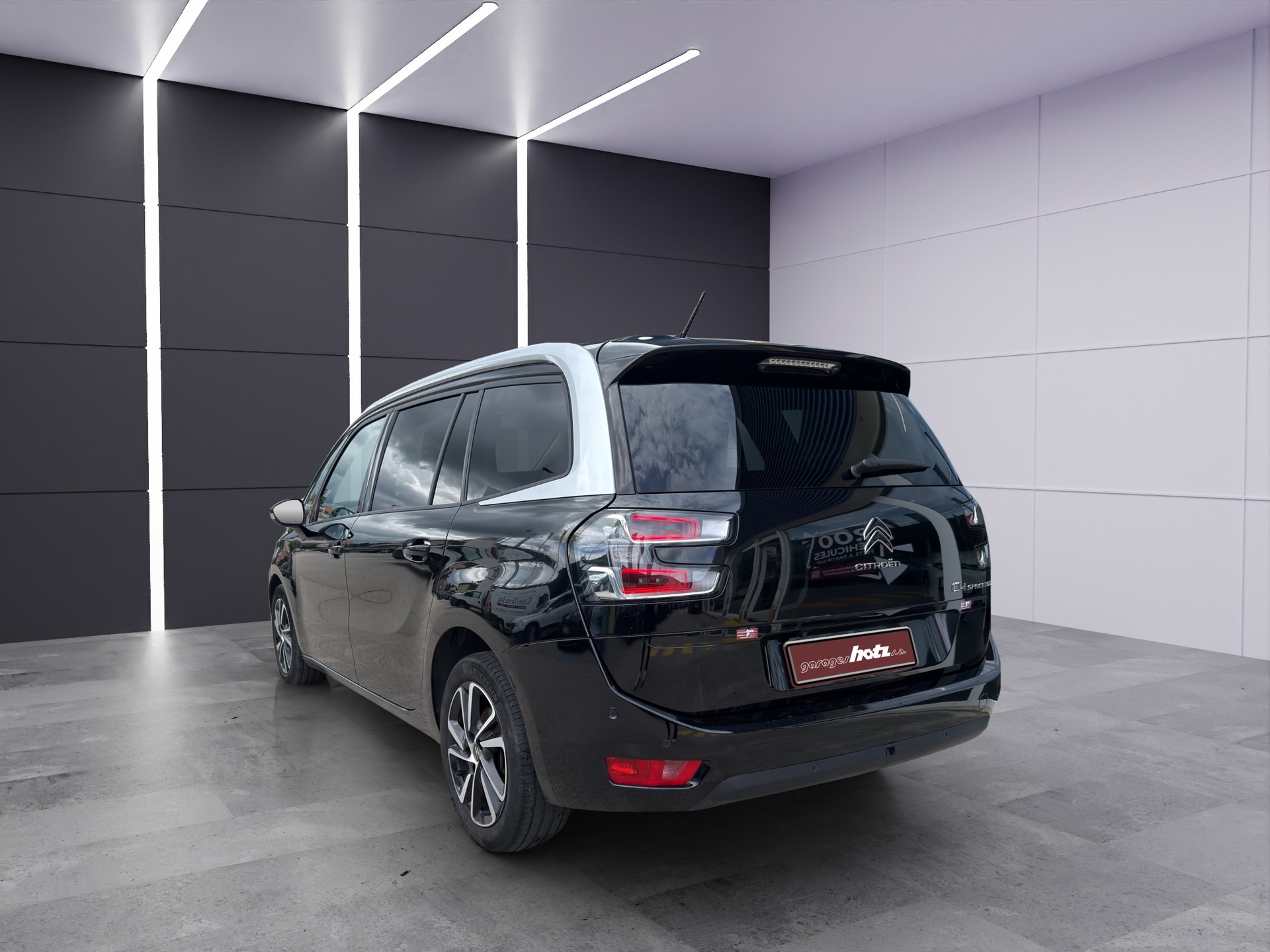 CITROEN C4 Grand Spacetourer 1.5 BlueHDi Shine-image-3