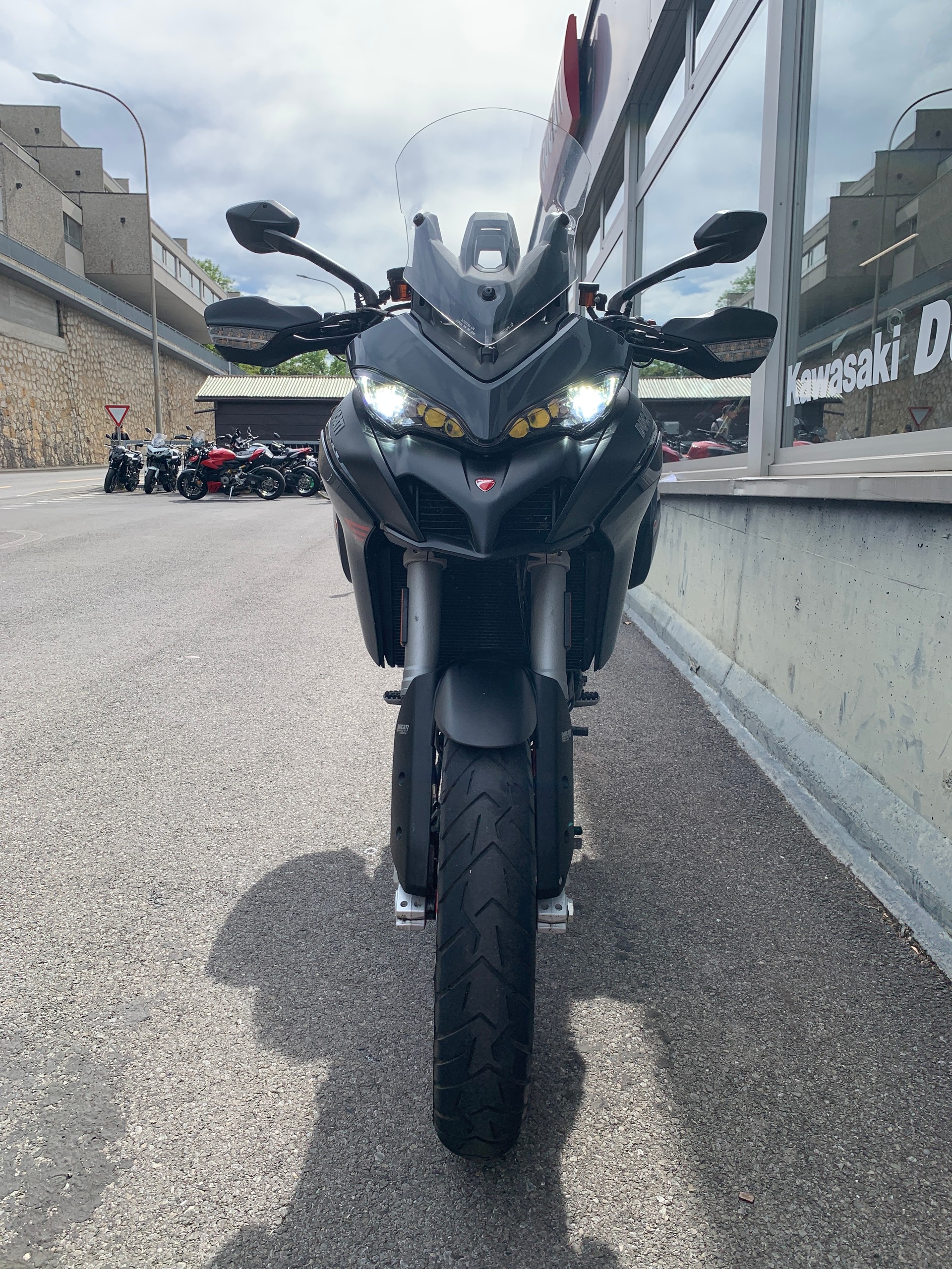 DUCATI Multistrada V2 S Touring-showroom-element-3