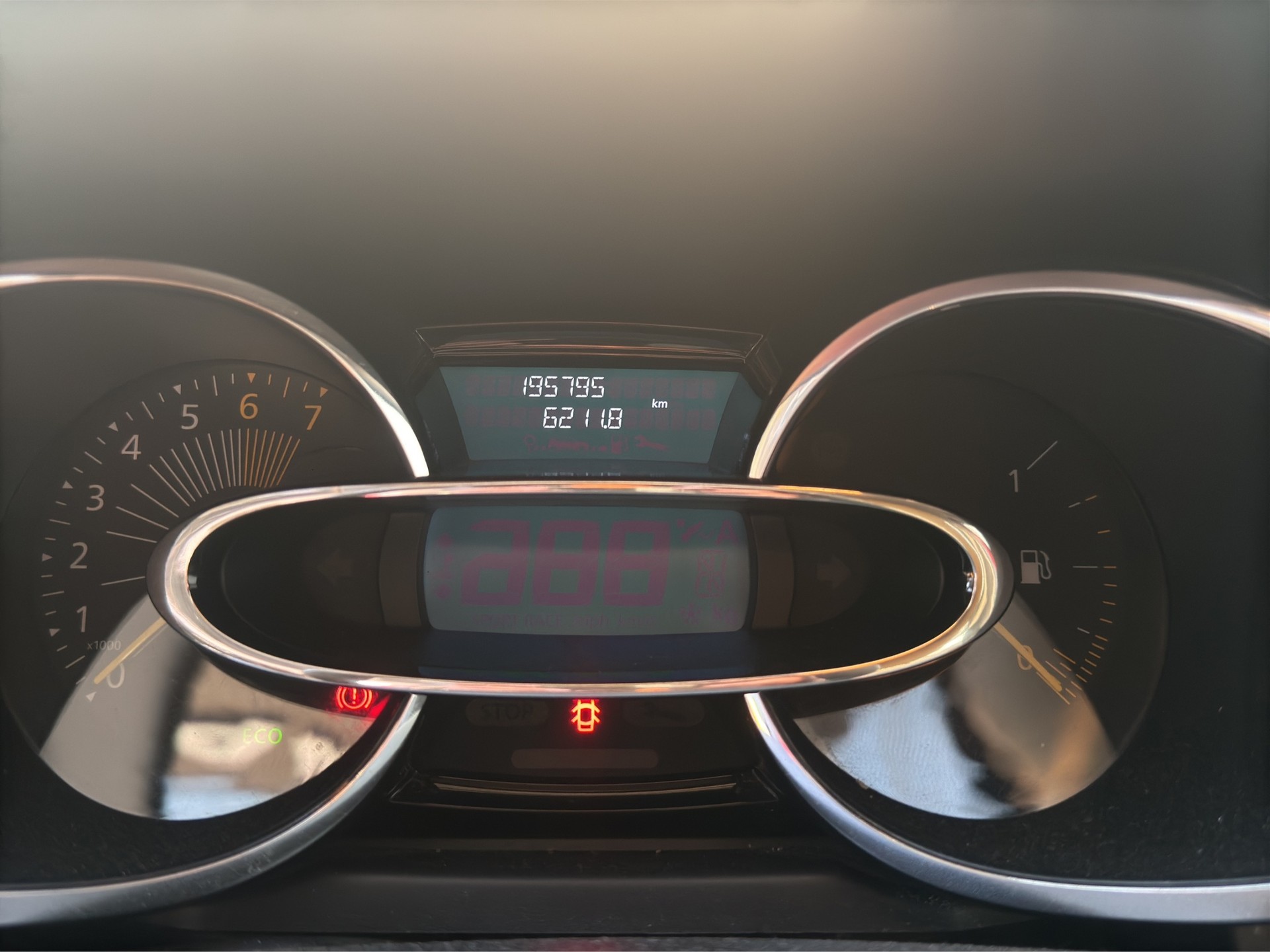 RENAULT Clio Grandtour 0.9 12V Swiss Edition-image-8