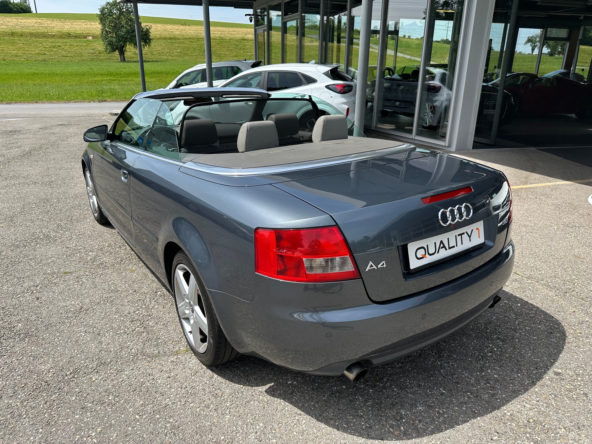 AUDI A4 Cabriolet 3.0 V6-image-17