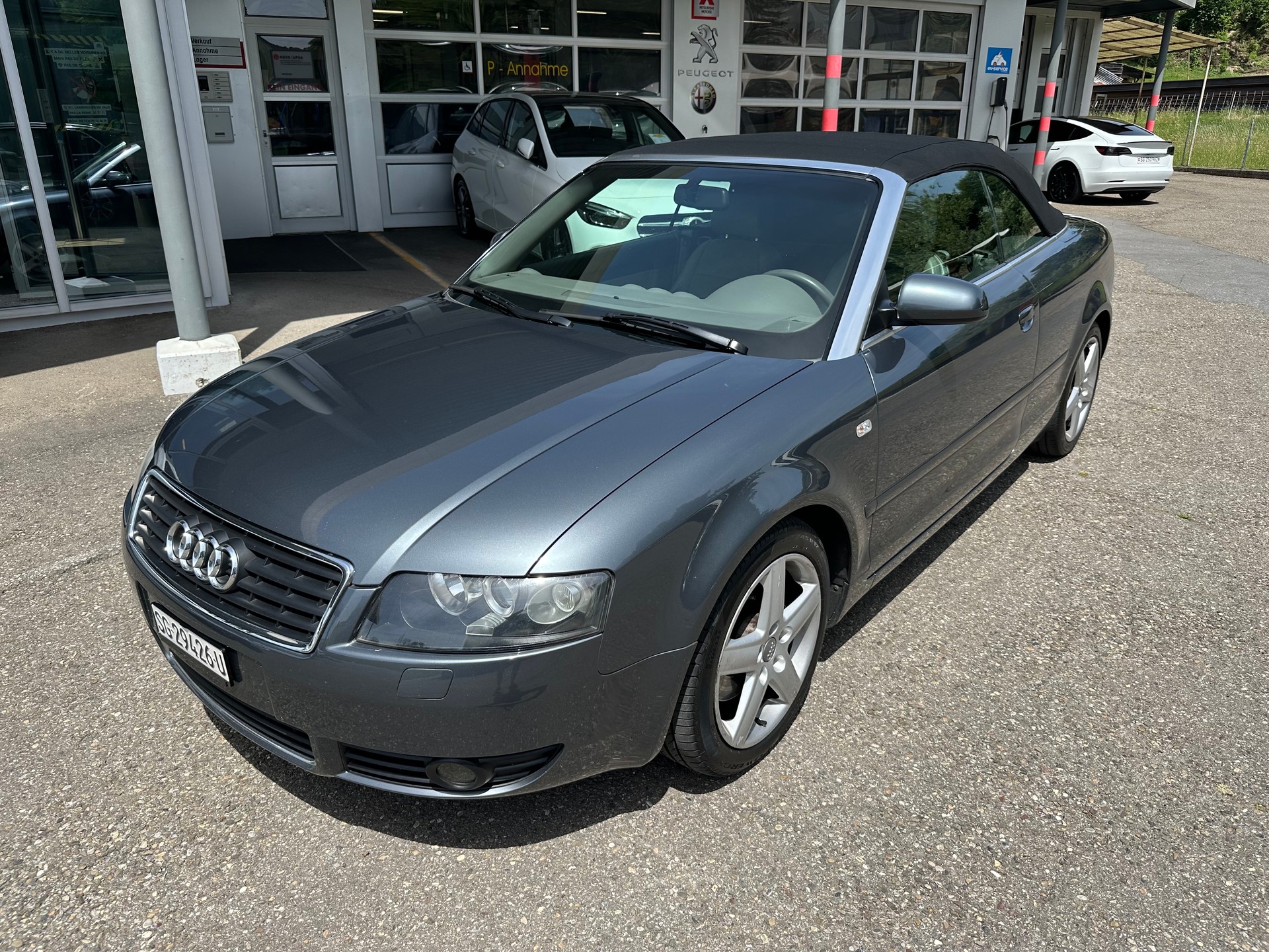 AUDI A4 Cabriolet 3.0 V6-showroom-element-1
