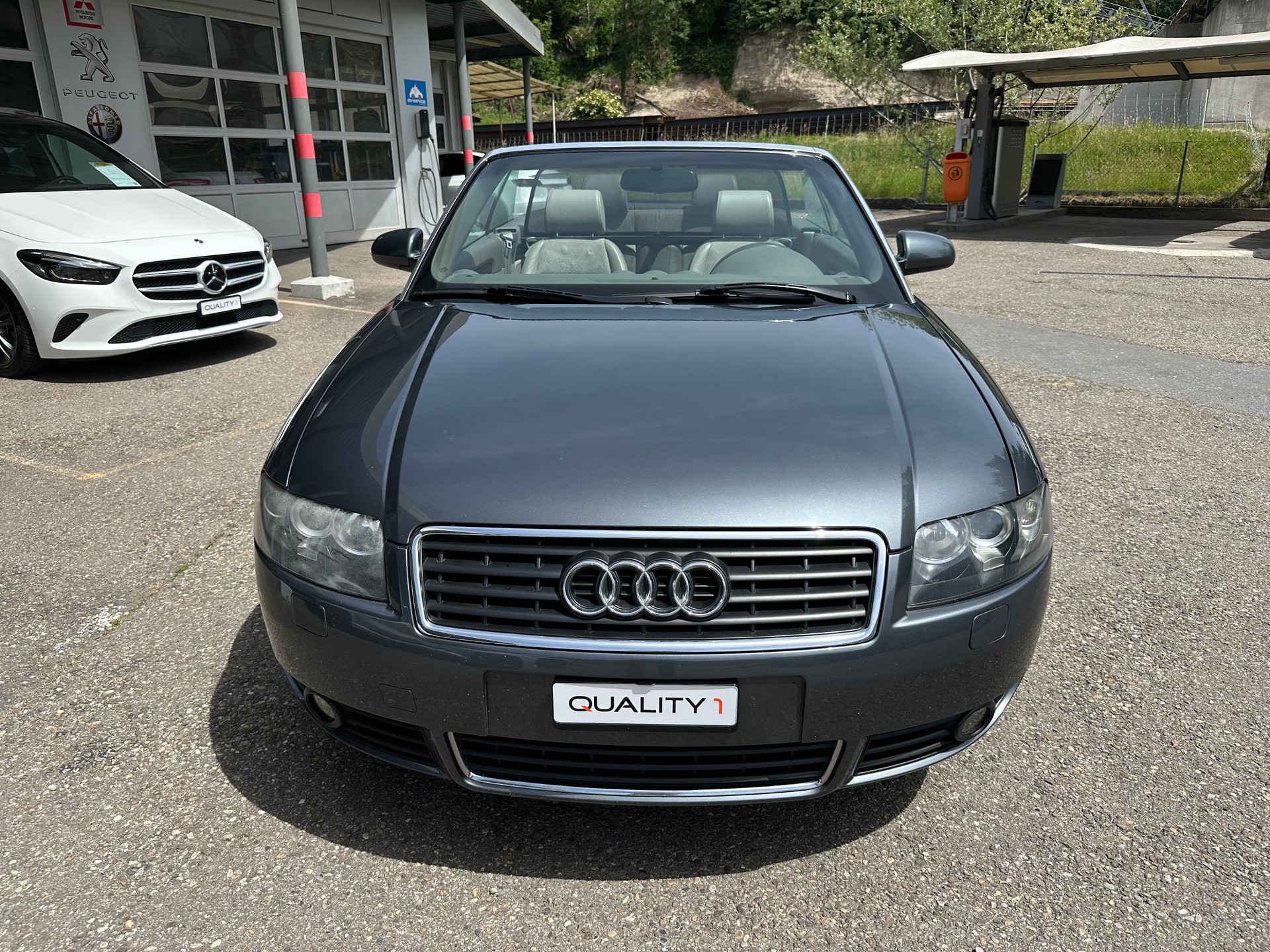 AUDI A4 Cabriolet 3.0 V6-showroom-element-2