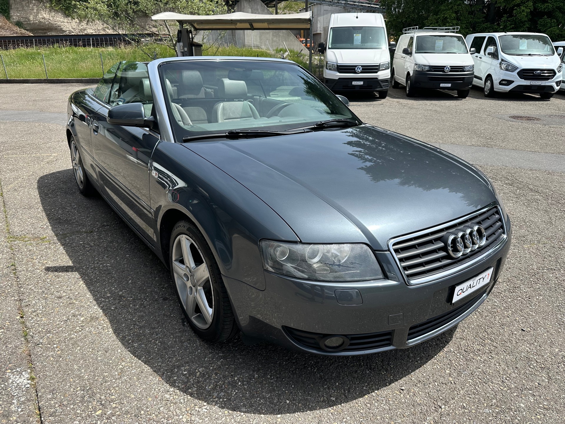 AUDI A4 Cabriolet 3.0 V6-showroom-element-3