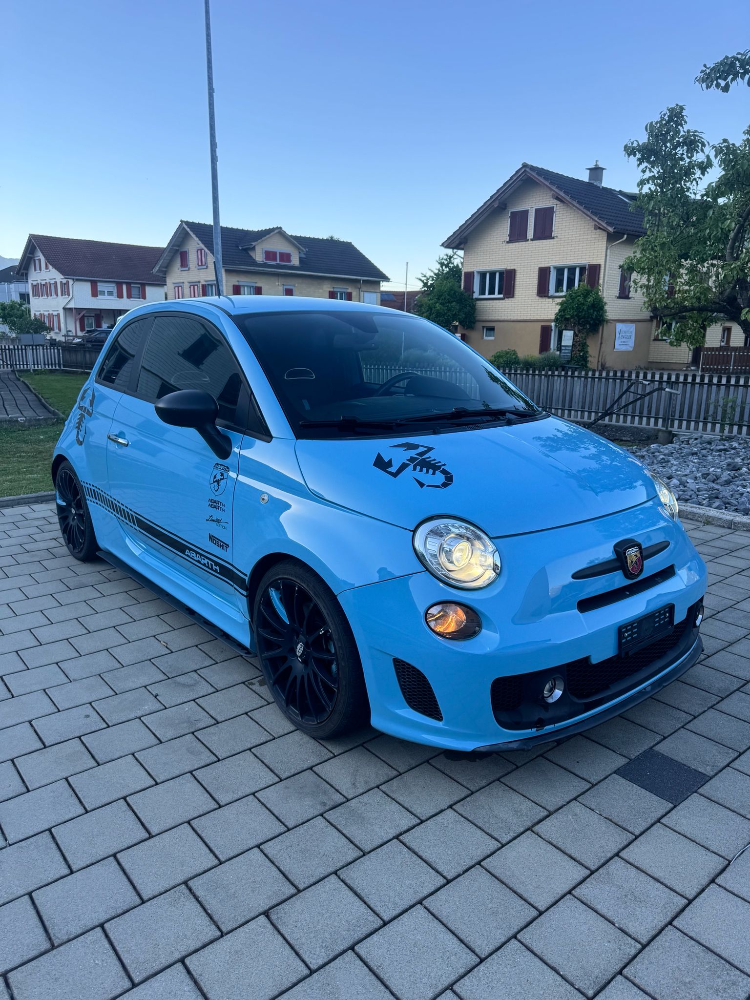 FIAT 500 1.4 16V Turbo Abarth Dualogic-image-2