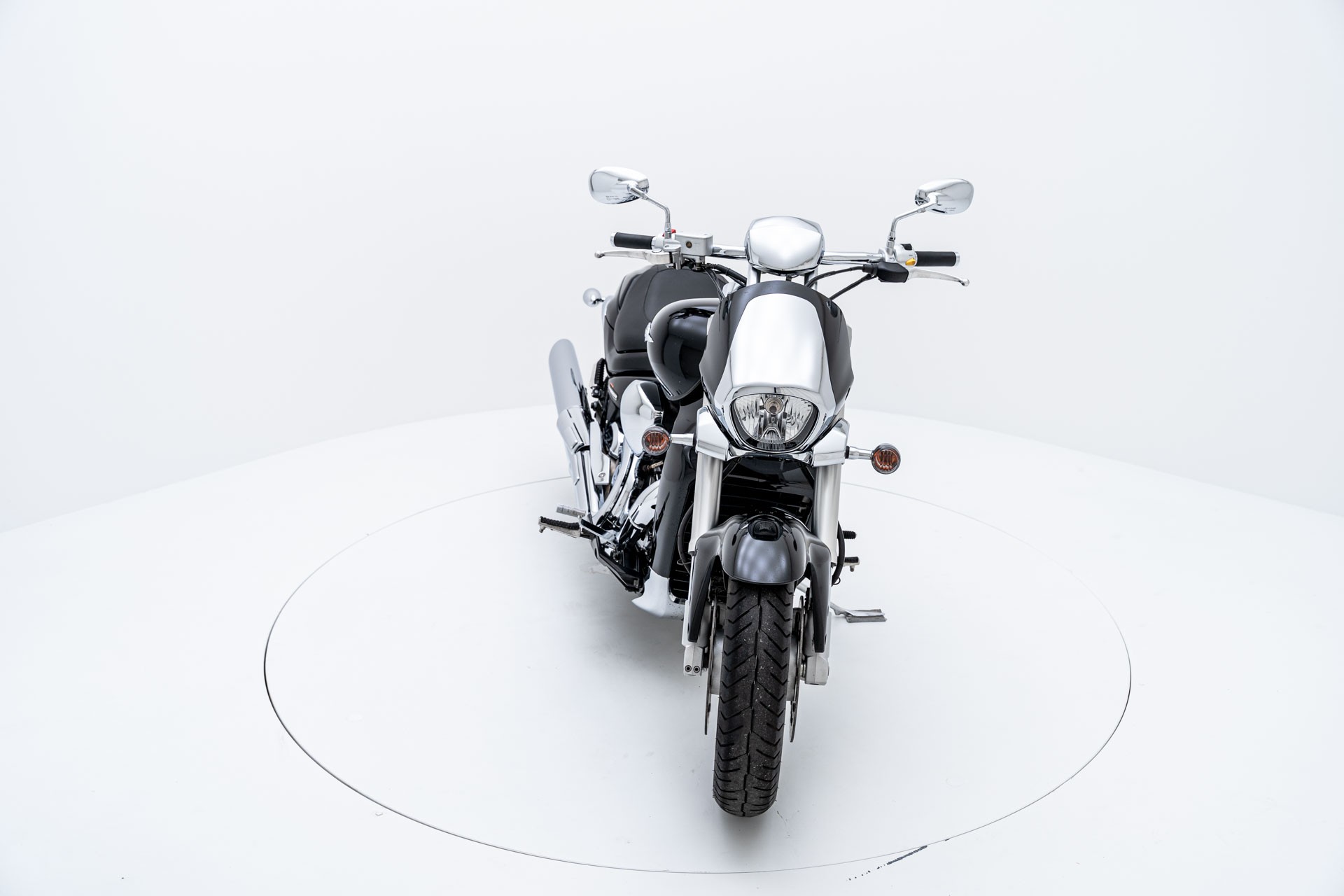 SUZUKI M 1800 R K6-image-6
