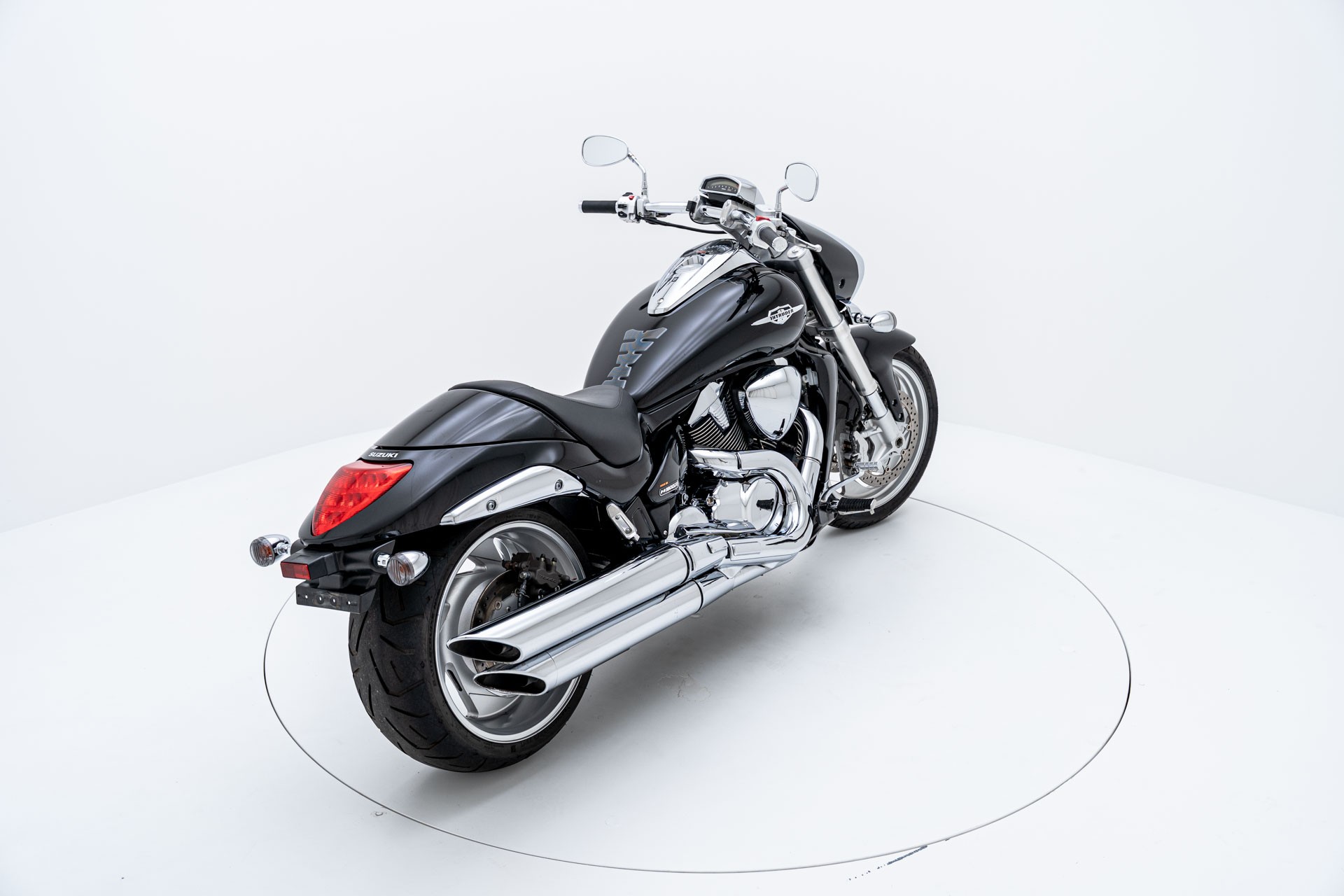 SUZUKI M 1800 R K6-showroom-element-3