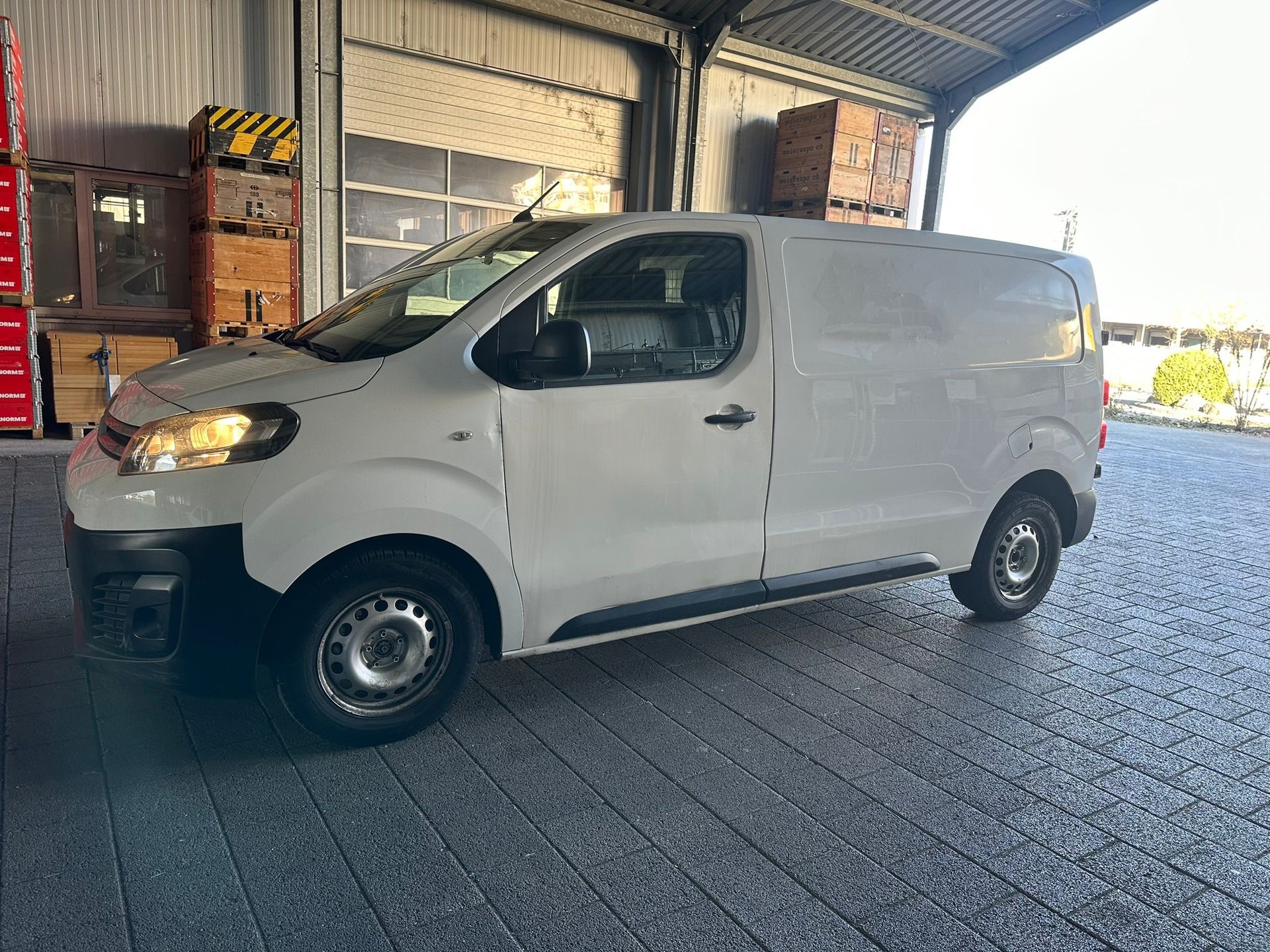 CITROEN Jumpy 2.0 BlueHDi 120 M Komfort-image-2