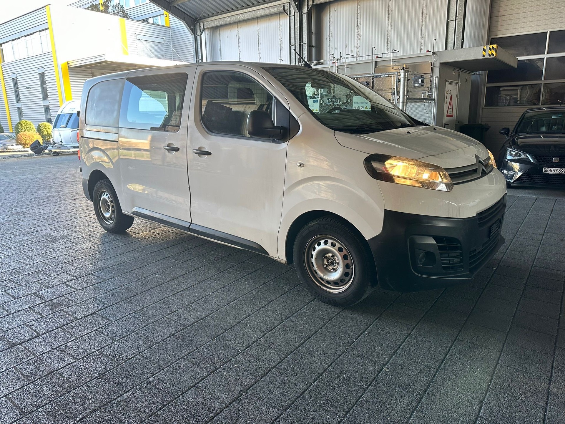 CITROEN Jumpy 2.0 BlueHDi 120 M Komfort-image-1