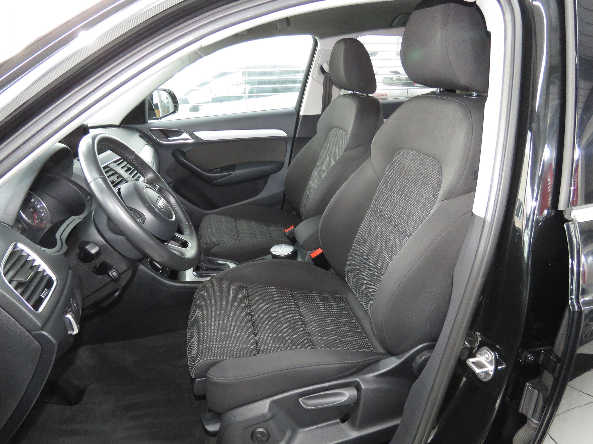 AUDI Q3 2.0 TFSI Sport Quattro S-tronic (Automat)-image-7