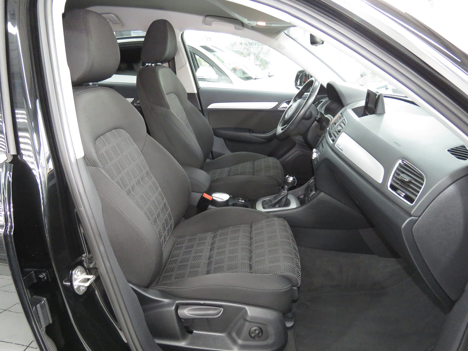 AUDI Q3 2.0 TFSI Sport Quattro S-tronic (Automat)-image-11